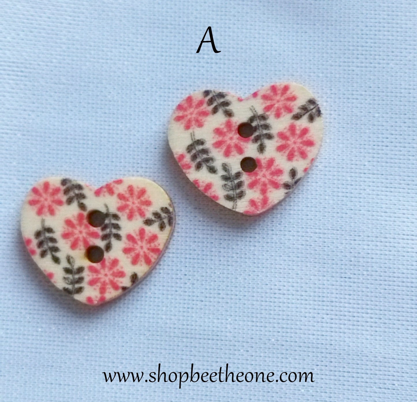 Bouton Petit Coeur "Fleurs roses et rouges" en bois façon vintage - 17 mm - 13 modèles
