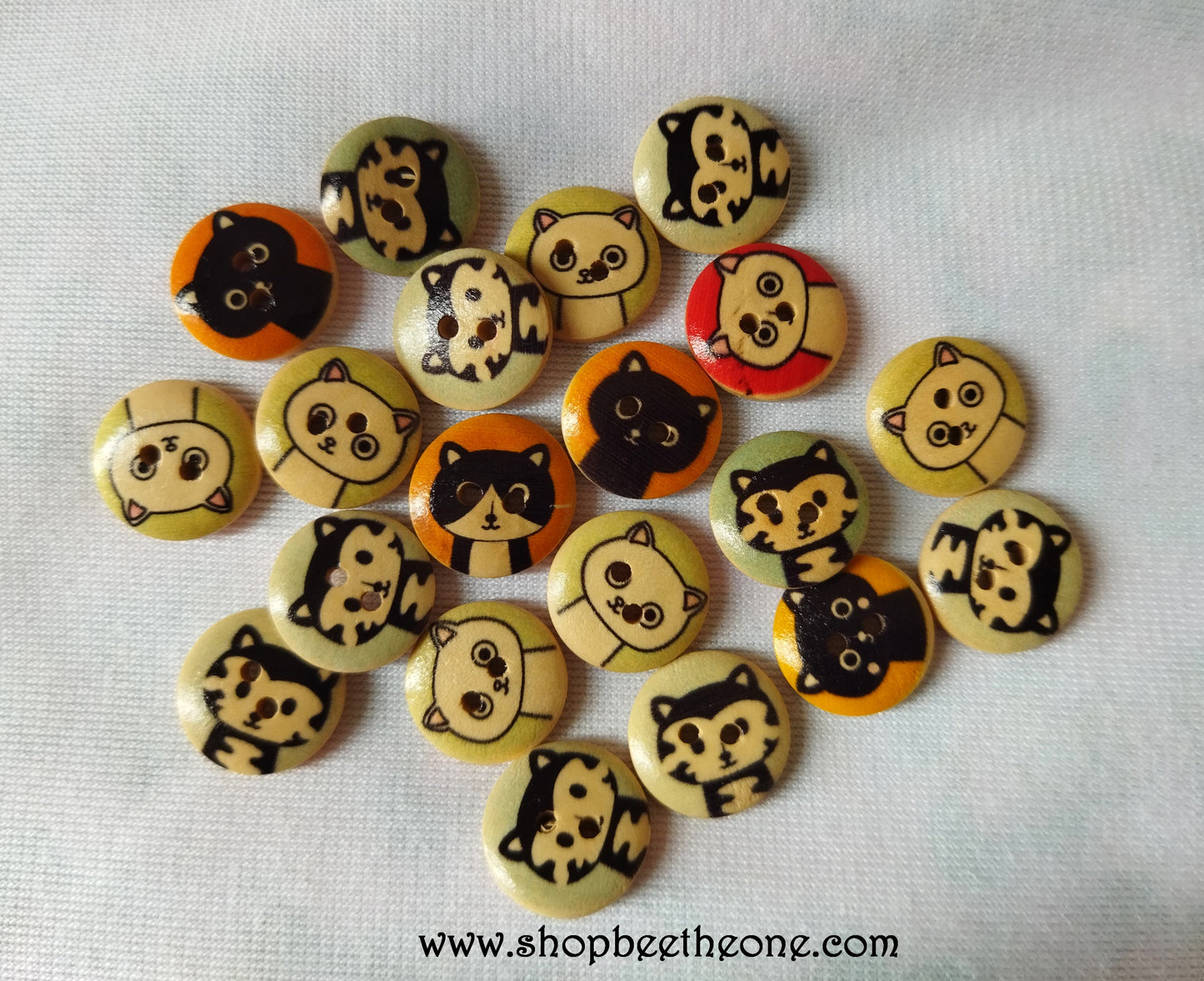Lot de 20 Boutons ronds "Petit Chat" en bois - 15 mm - prix réduit