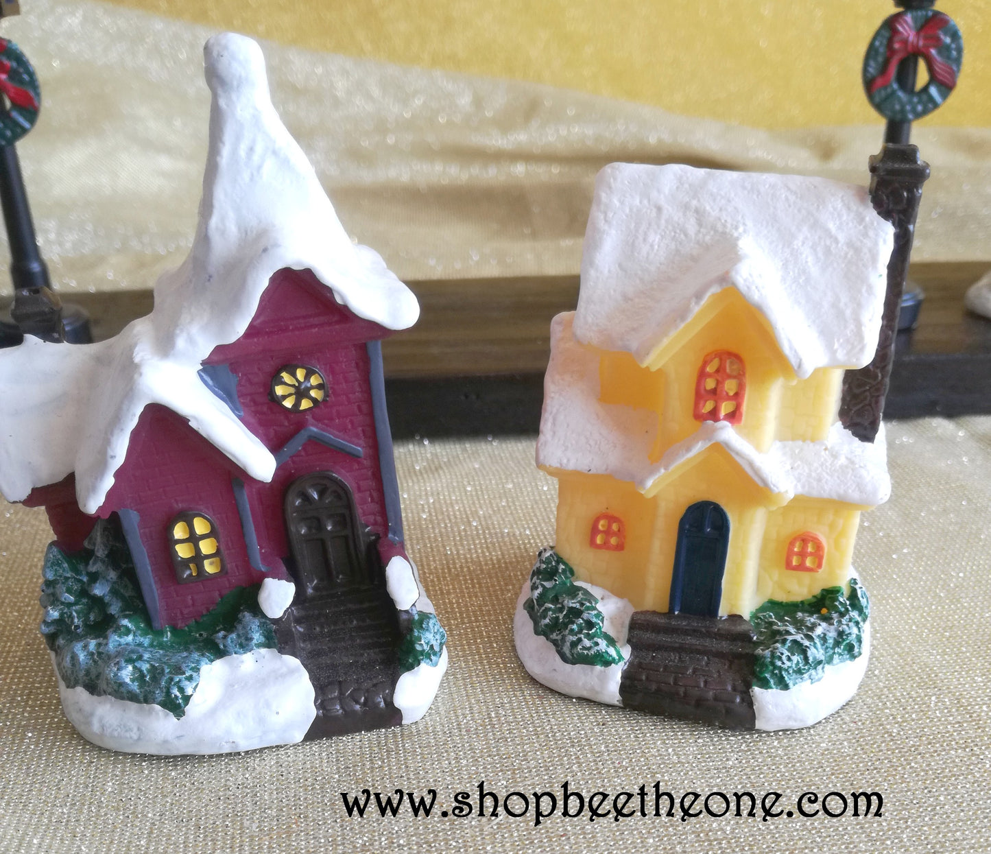 Grand panneau de bois "Village de Noël" avec figurines lumineuses- Surcyclage/Upcycling - Marque Zambara
