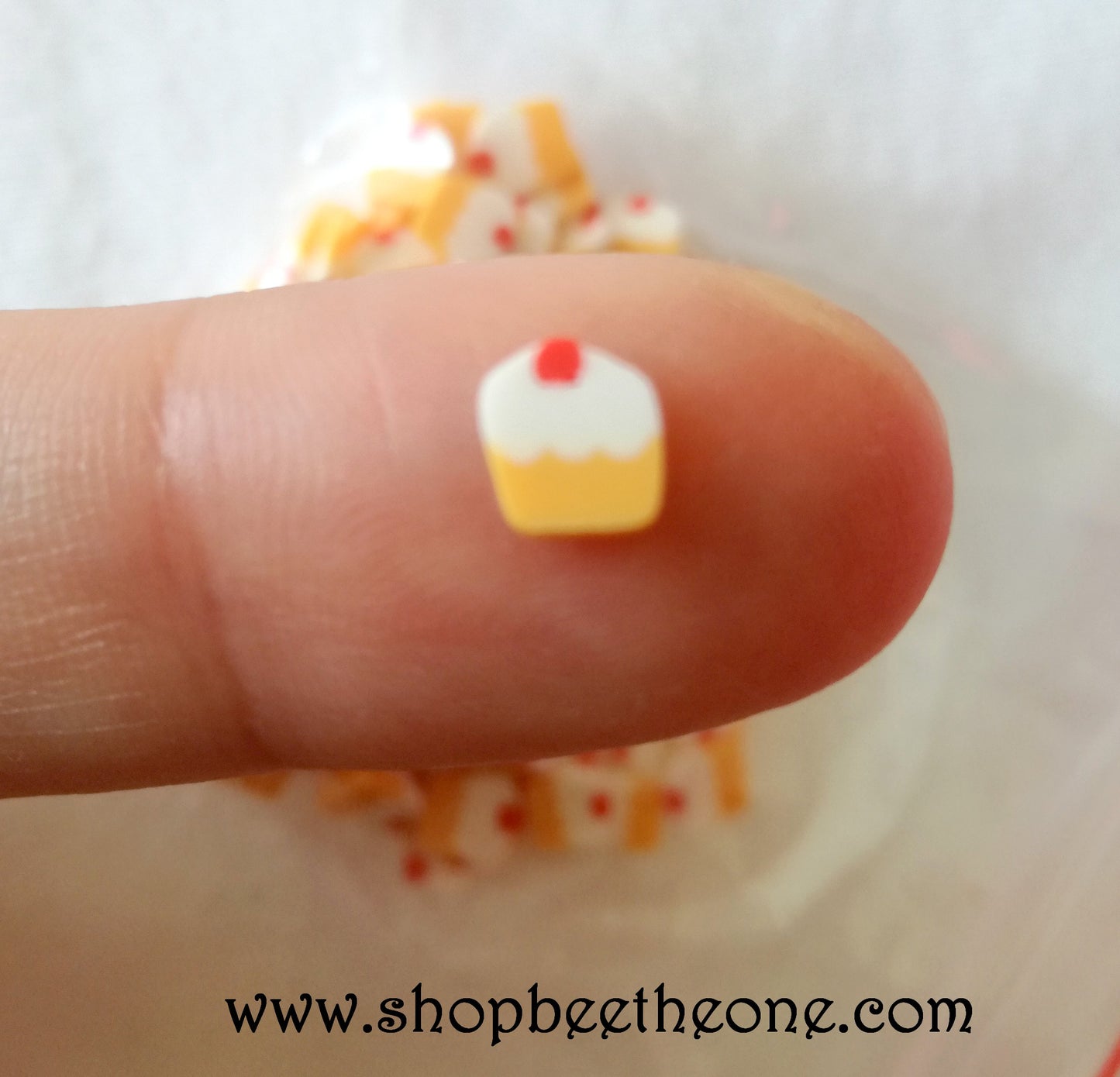 1 g (+/- 45/60/70 pièces) de Tranches de Fimo Pâte Polymère - Gâteau avec cerise - 3 modèles