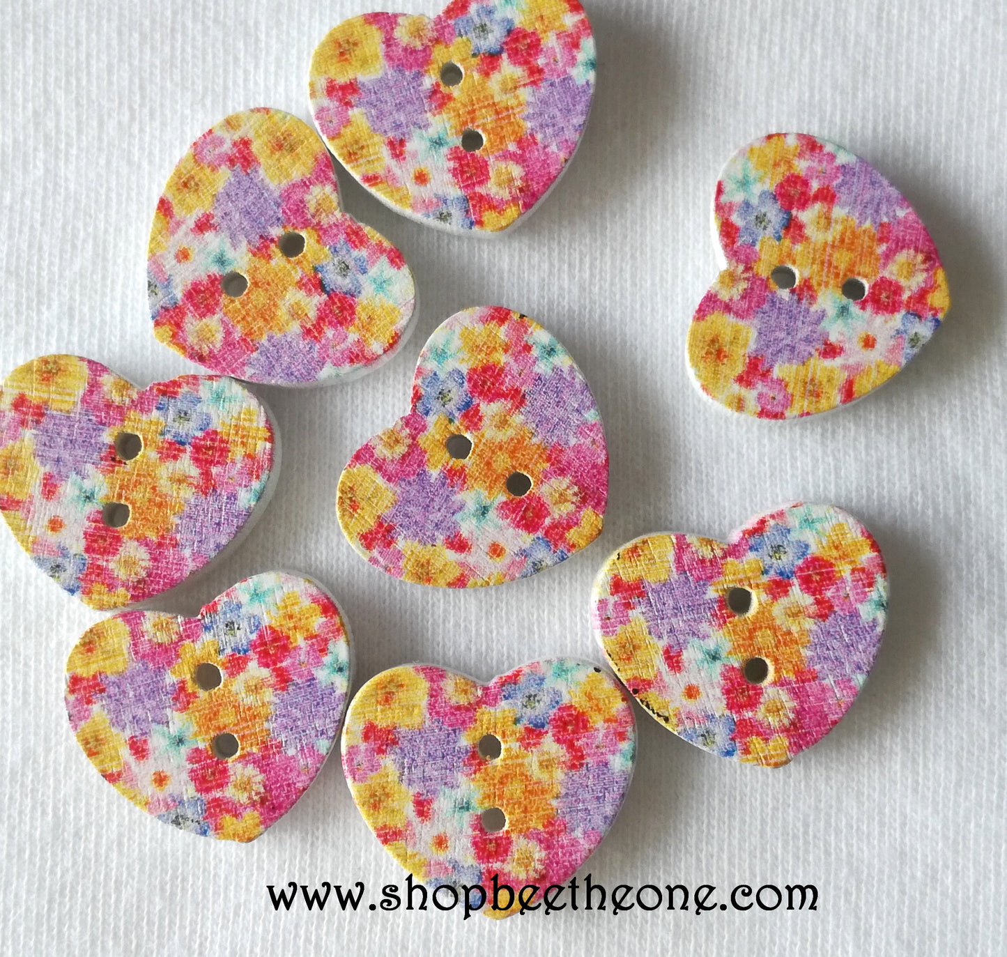 Bouton Petit Coeur "Fleurs multicolores" en bois - 17 mm - 4 modèles