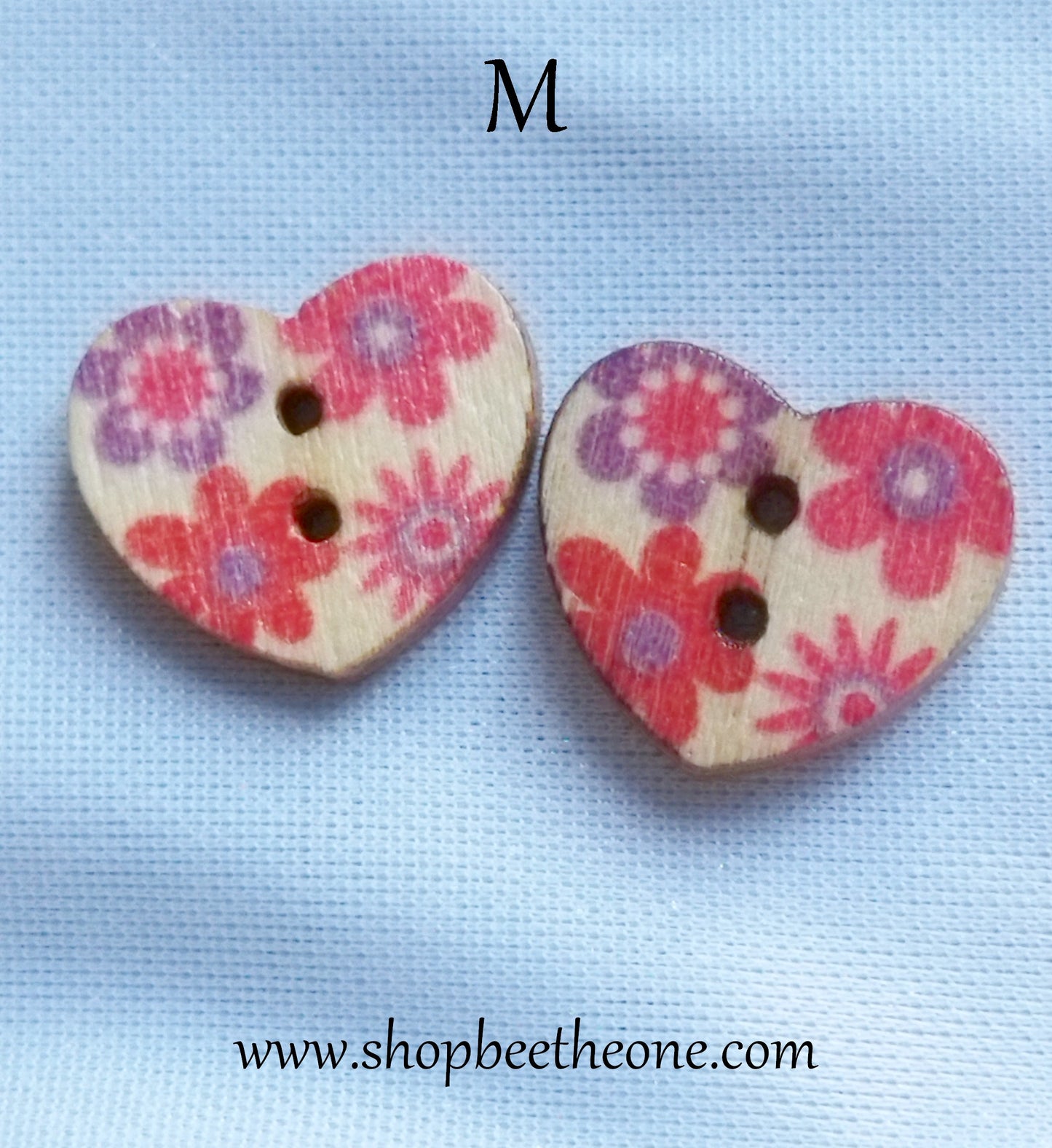 Bouton Petit Coeur "Fleurs roses et rouges" en bois façon vintage - 17 mm - 13 modèles