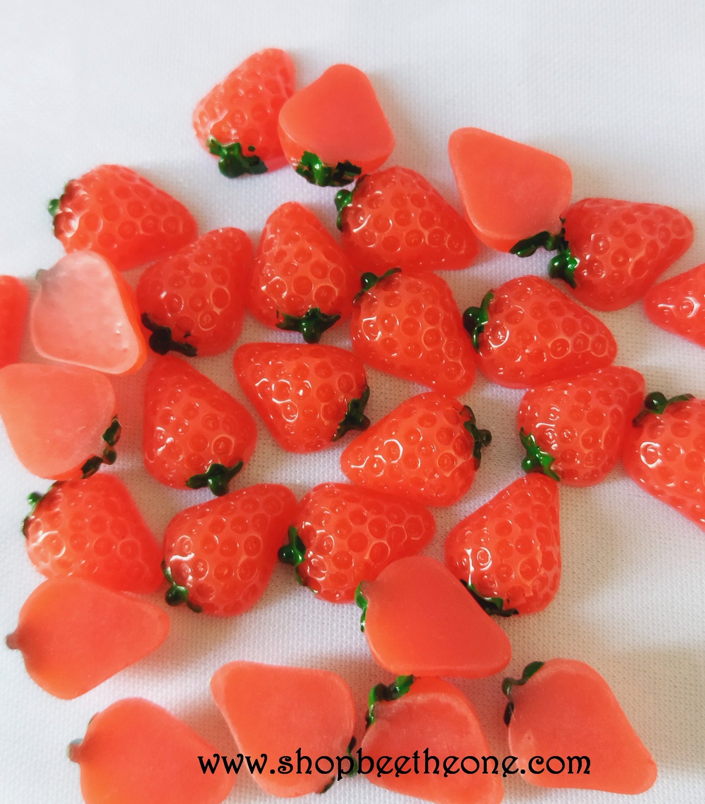 Cabochon plat réaliste "Fraise" pour embellissement ou miniature - 15 mm