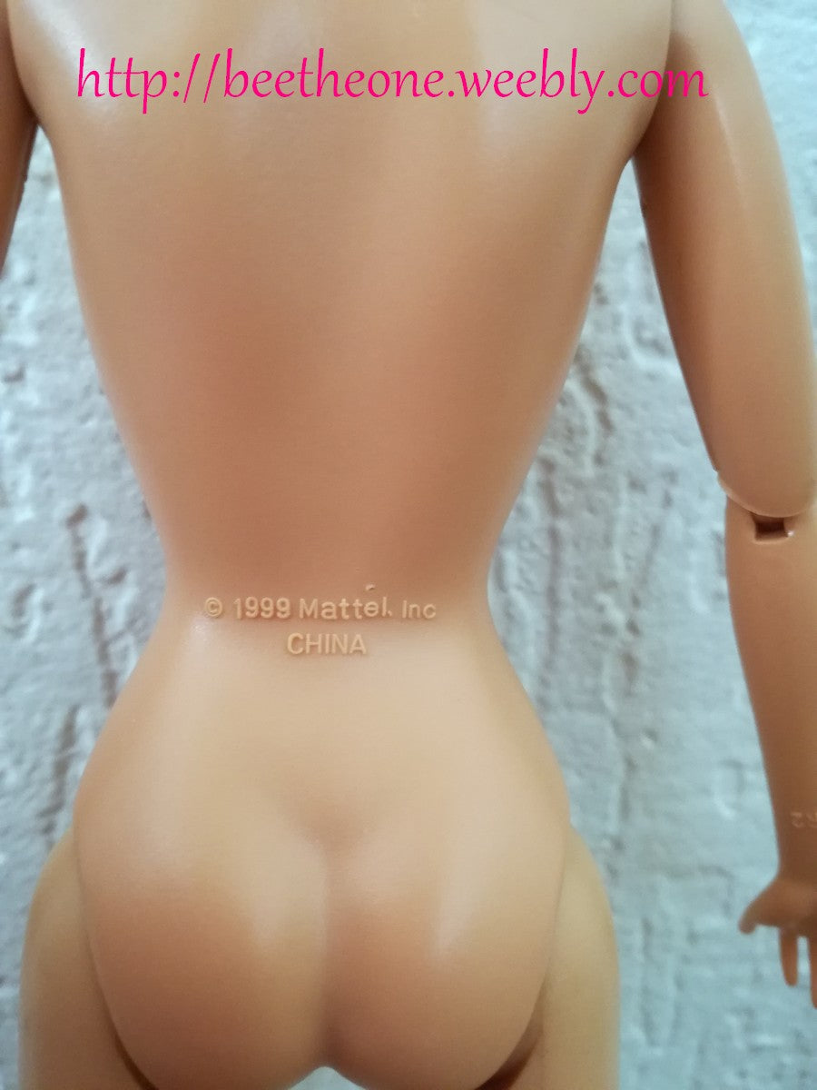 Corps Barbie inconnu - Mattel 1999 - Corps sans tête