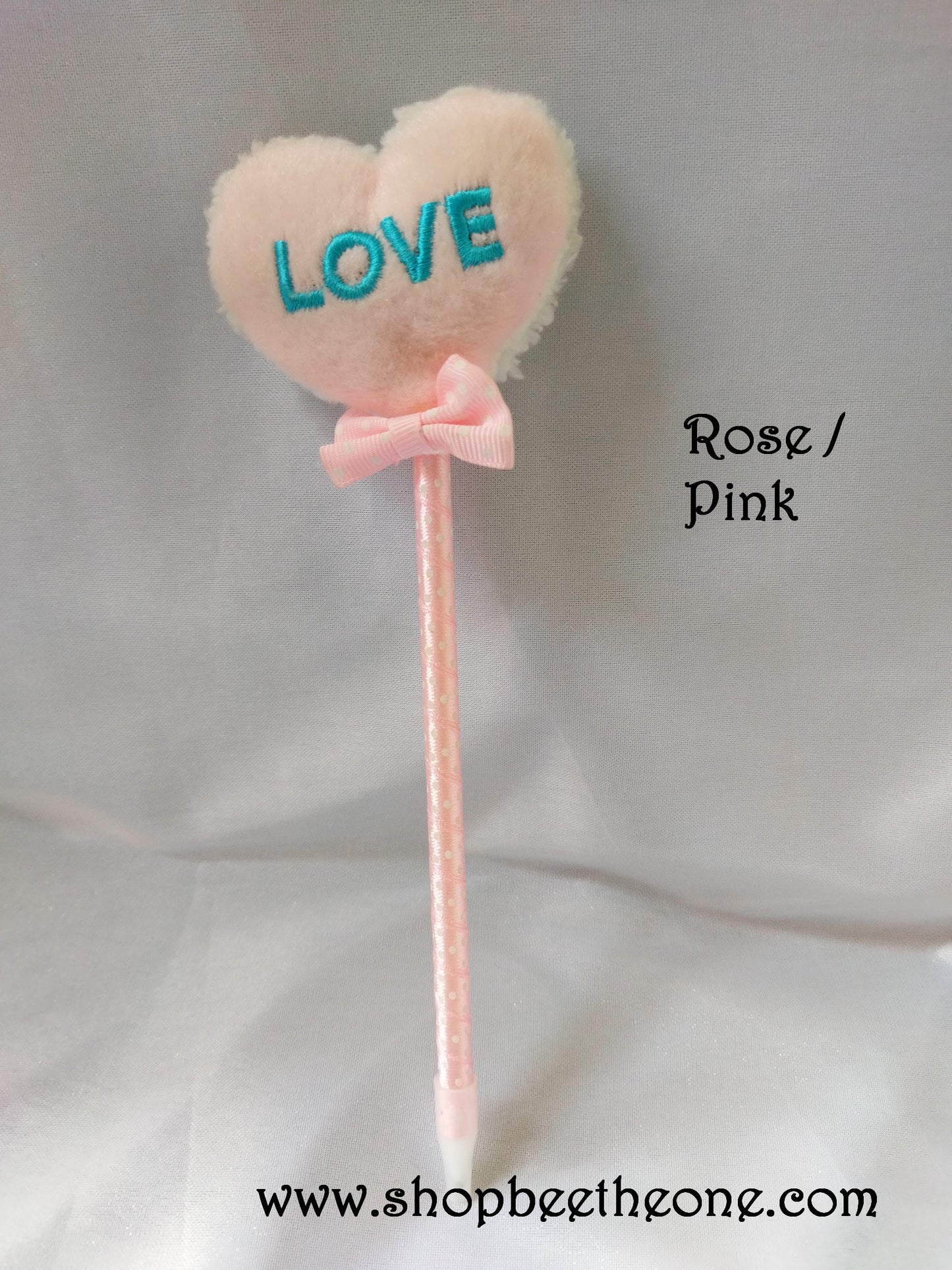 Stylo à bille "Love" Coeur fourrure - Encre bleue - Rouge ou rose