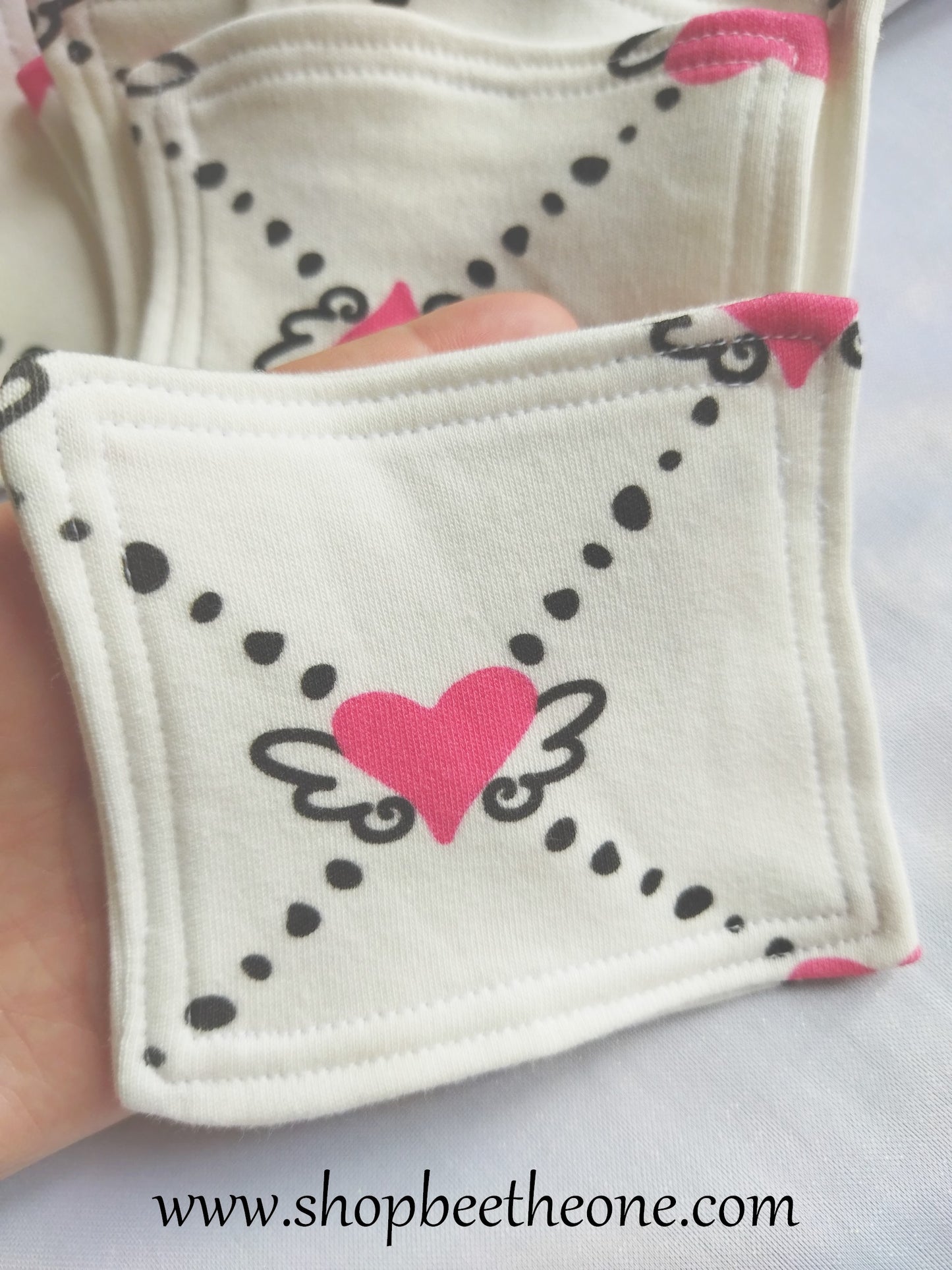 Lingette lavable réutilisable pour le visage en coton bio - "Coeur ailé" - 9,5 x 8,5 cm