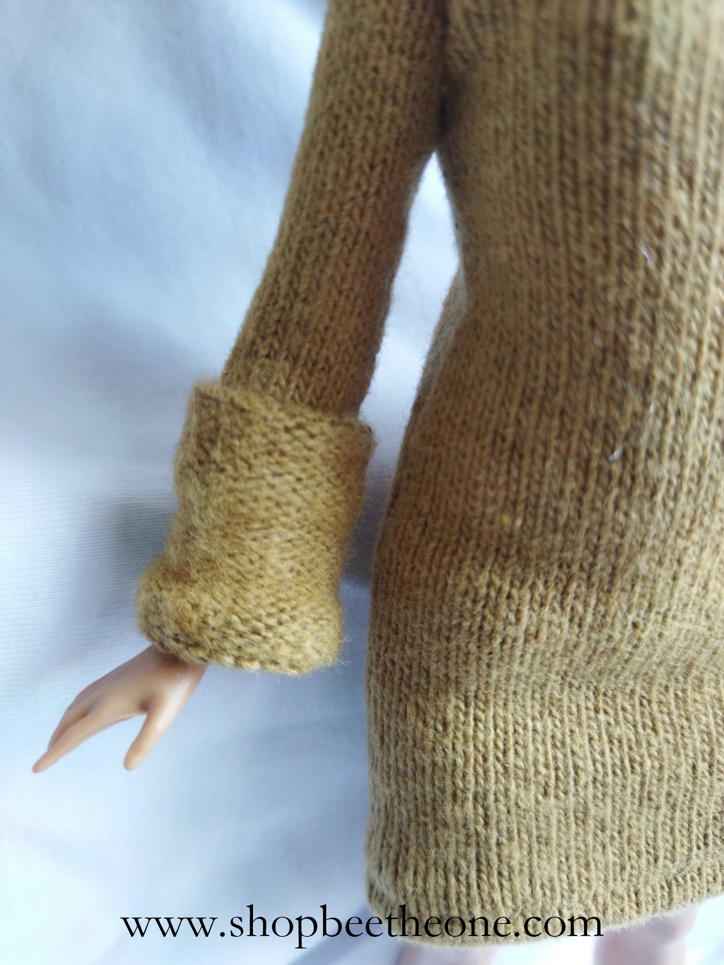 Robe d'hiver en maille pour poupées Barbie - marron argile - 4 tailles - par Bee the One