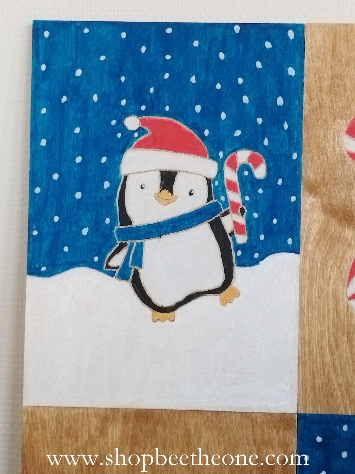 Grand tableau de bois pyrogravé et peint avec motifs de Noël - à suspendre ou poser