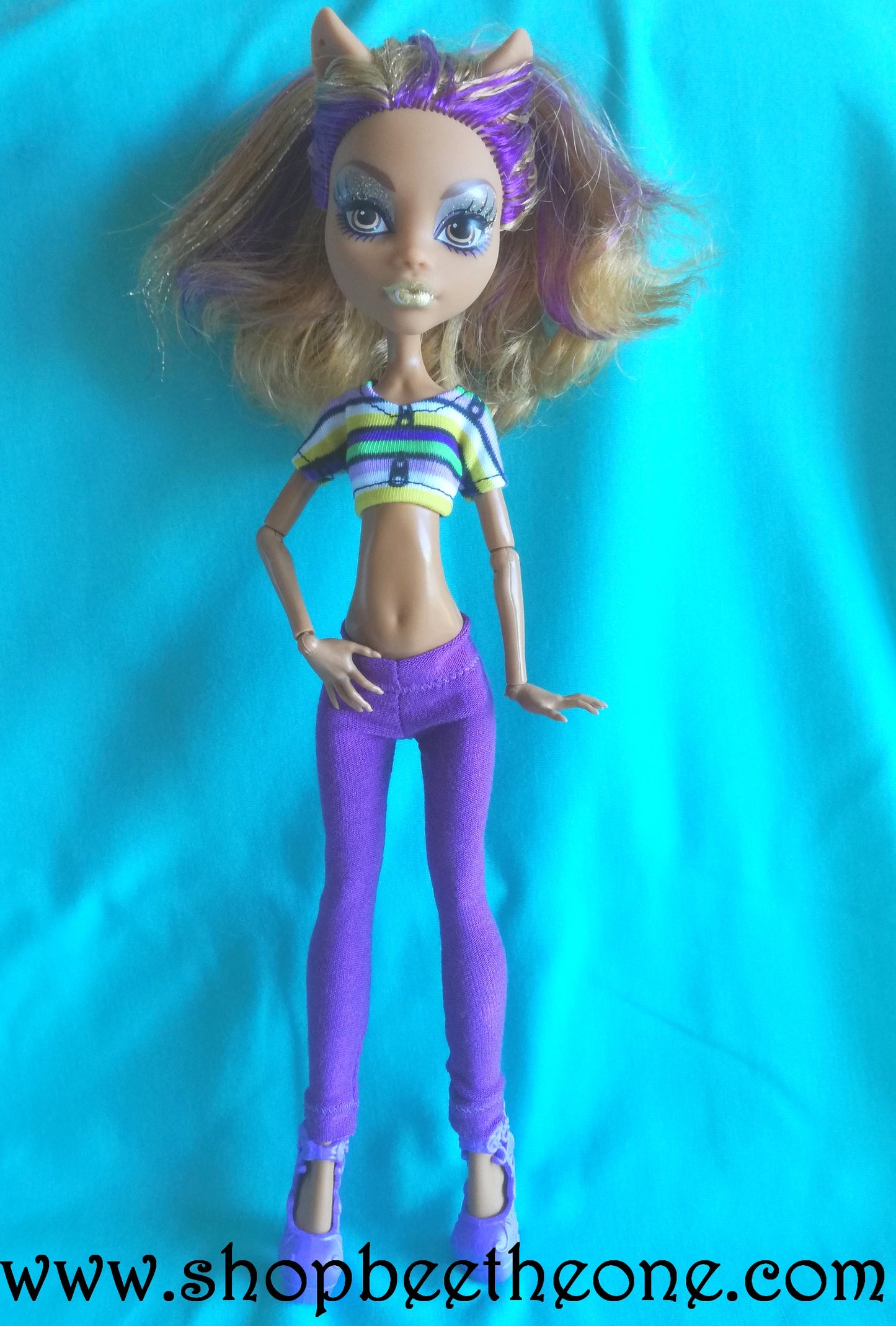 Crop top rayé motif "Zip" pour poupées Monster High G1/G2/G3 - tissu exclusif - Collection Life in Stripes - par Bee the One