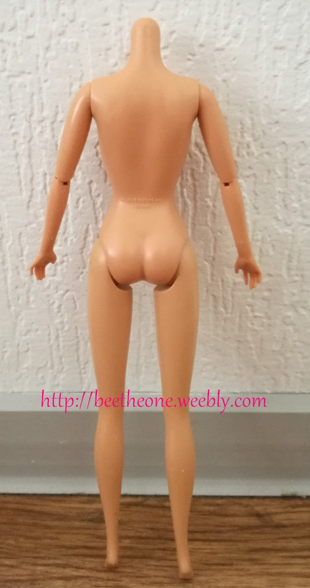 Corps Barbie inconnu - Mattel 1999 - Corps sans tête