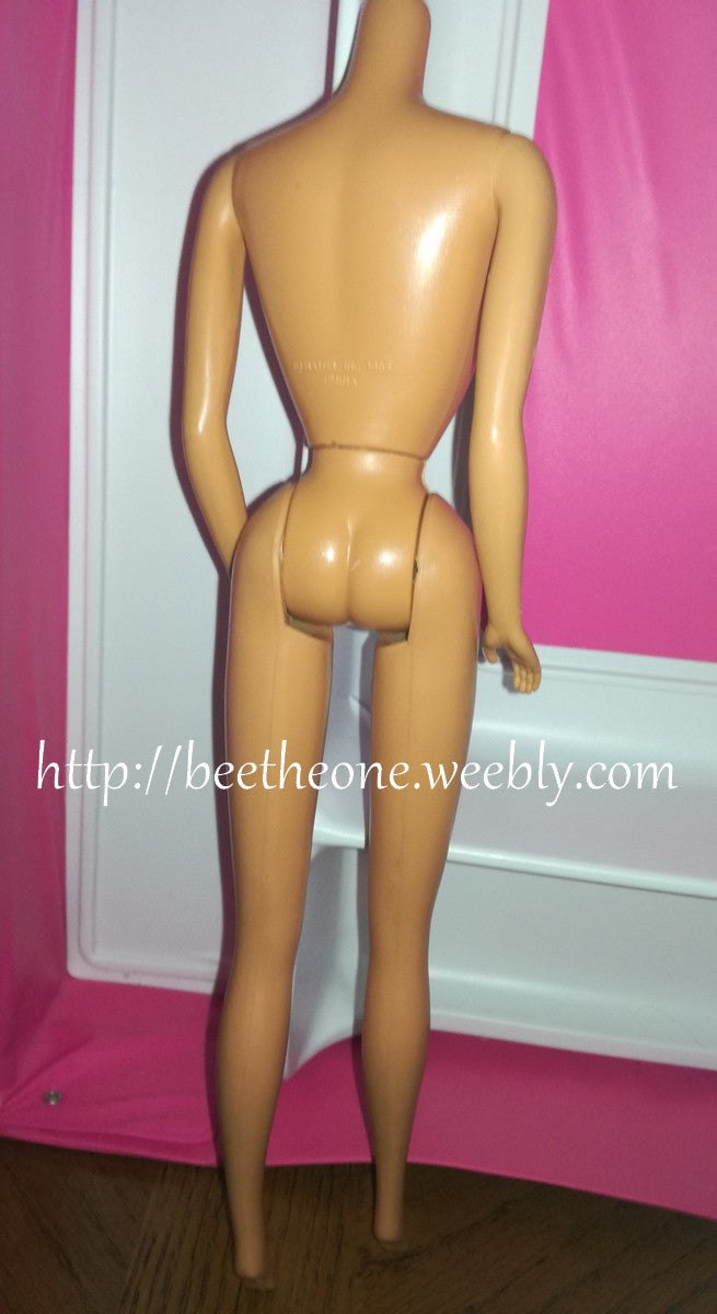 Corps Barbie inconnu - Mattel 1966 - Corps sans tête