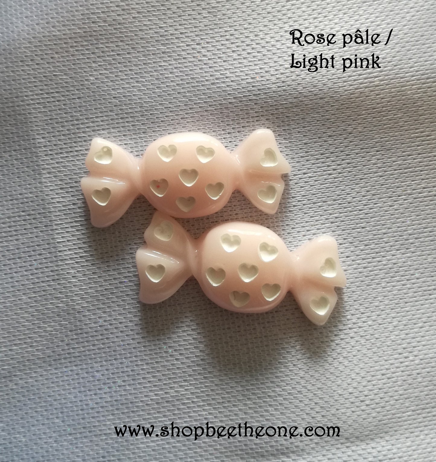 Cabochon plat "Bonbon à coeurs" pour embellissement ou miniature - 23 mm - 10 coloris
