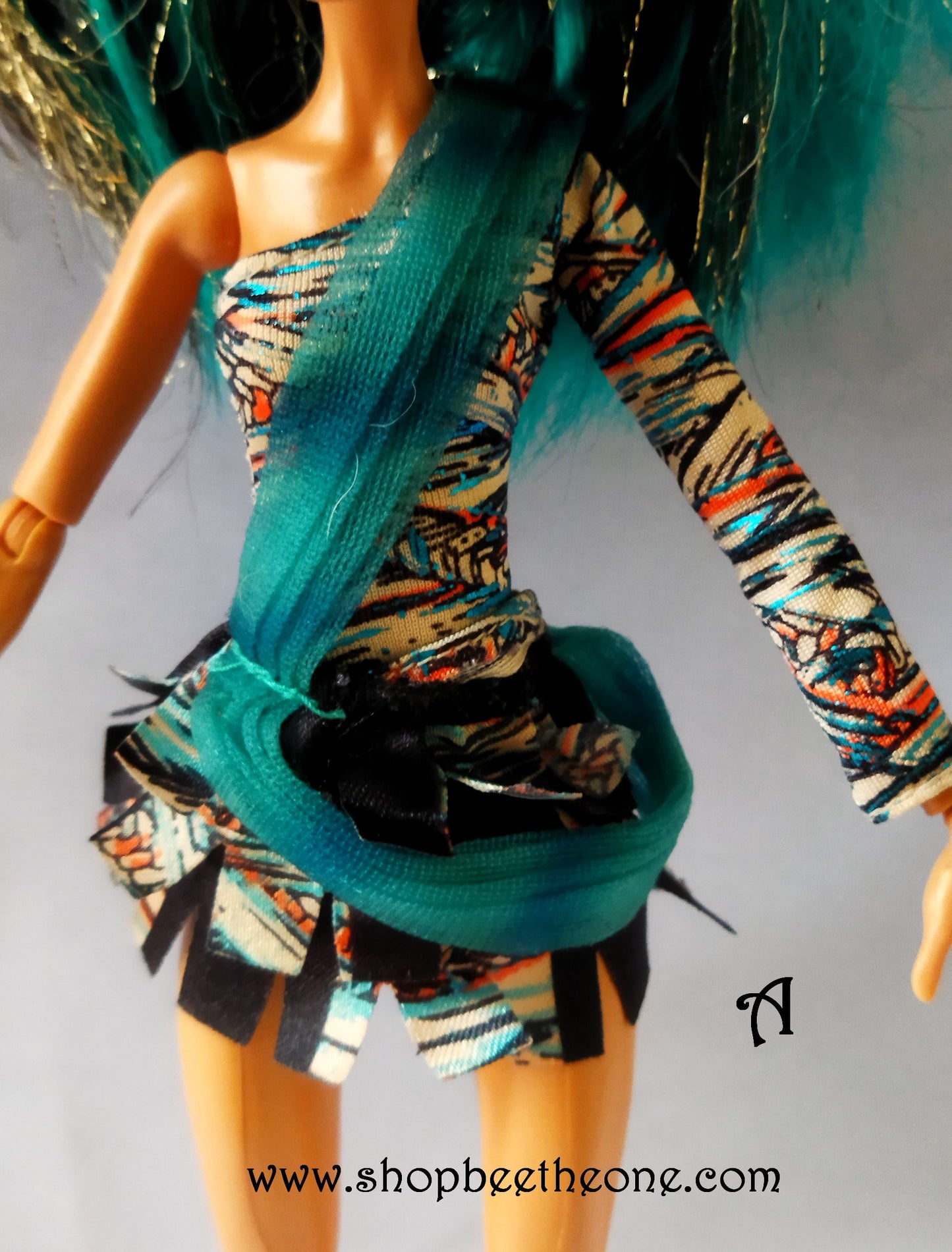 Nefera de Nile Signature - Mattel 2012 - Poupée - Vêtements - Bijoux - Chaussures - Accessoire