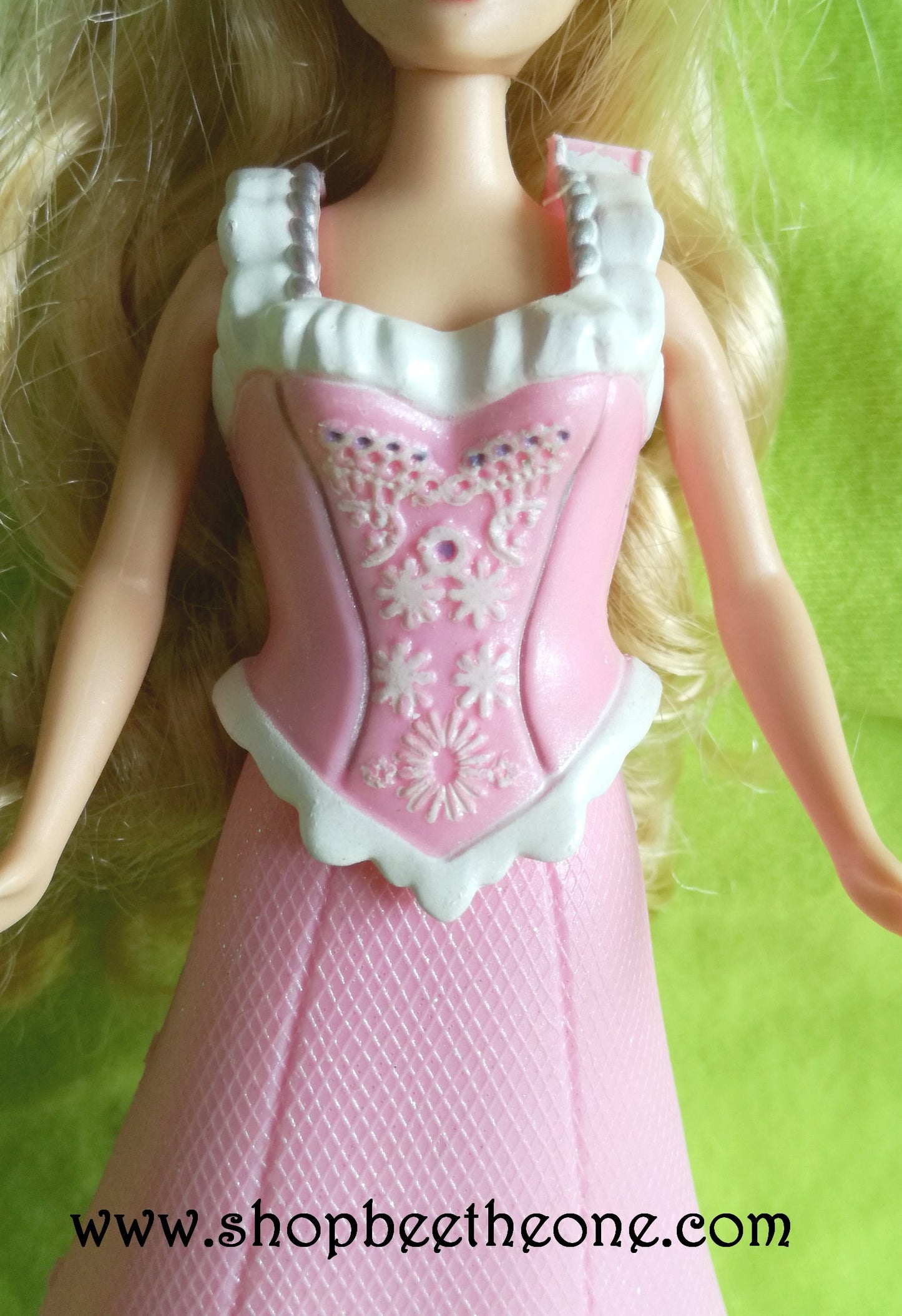 Barbie Princesse Clara Mini Kingdom L2719 - Mattel 2006 - Mini Poupée - Vêtements