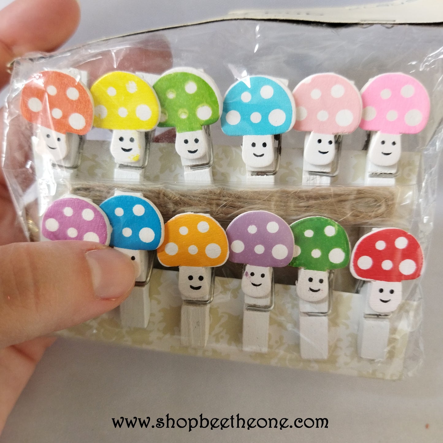 Lot de 12 Pince clip en bois pour photo ou memo, avec corde - Champignons Kawaii