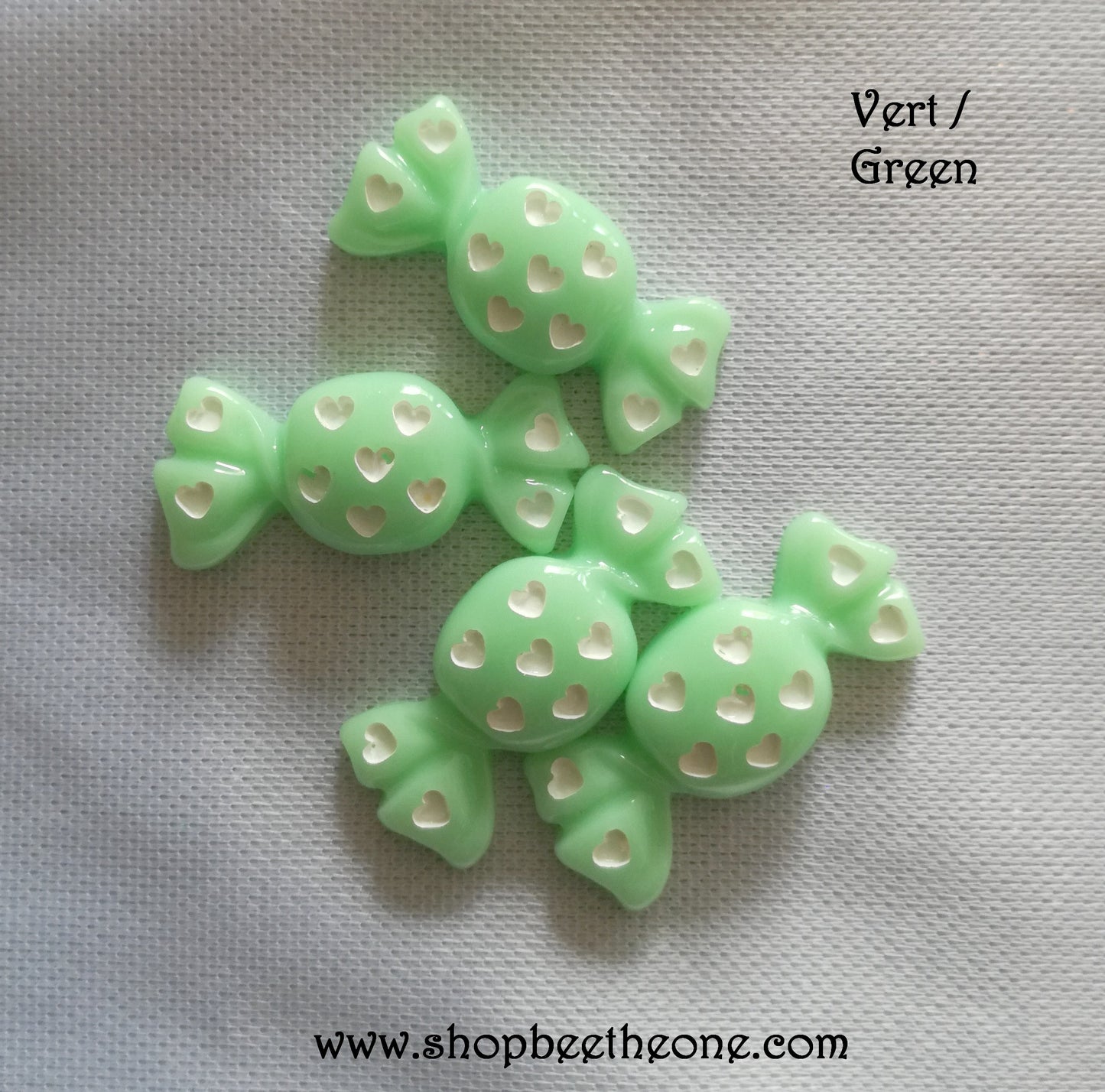 Cabochon plat "Bonbon à coeurs" pour embellissement ou miniature - 23 mm - 10 coloris