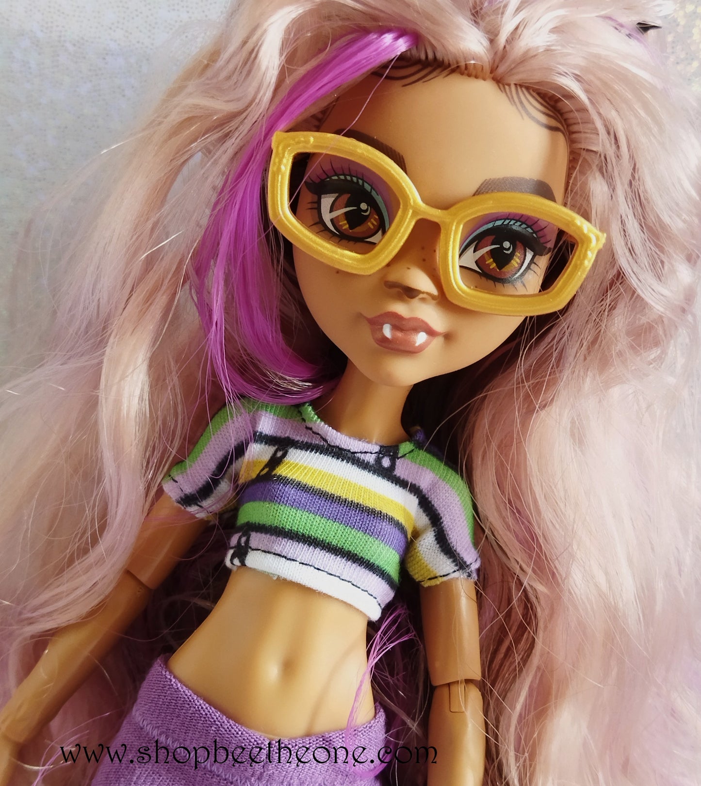 Crop top rayé motif "Zip" pour poupées Monster High G1/G2/G3 - tissu exclusif - Collection Life in Stripes - par Bee the One