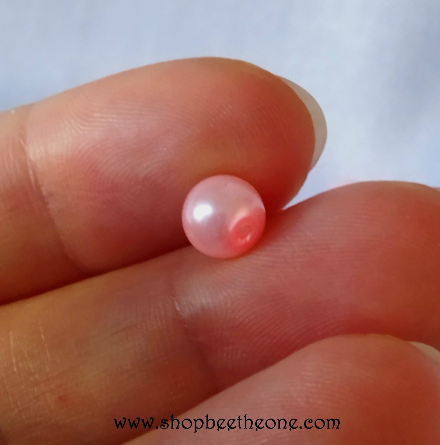 Perle ronde en plastique - 5-6 mm - rose clair