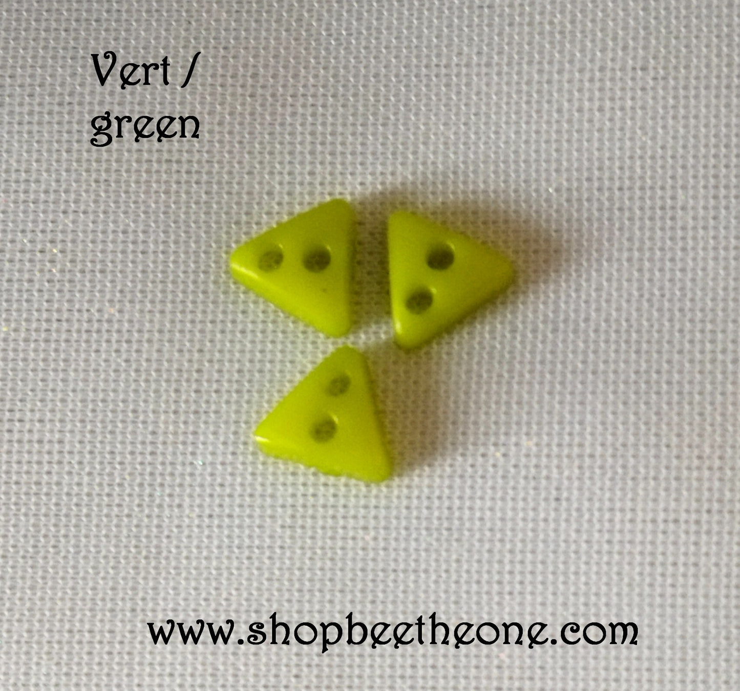 Mini Bouton Triangle en plastique - 6 mm - 13 coloris disponibles