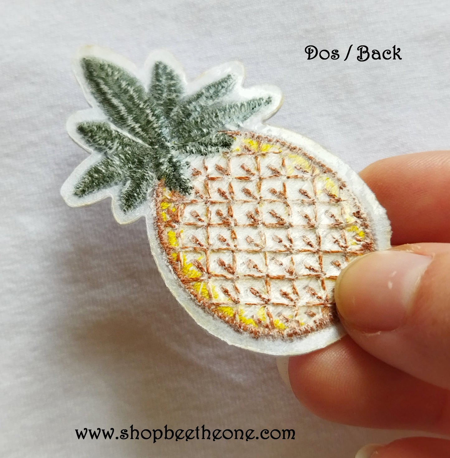 Petit écusson patch brodé applique Ananas - 6,3 cm (à coudre ou repasser)