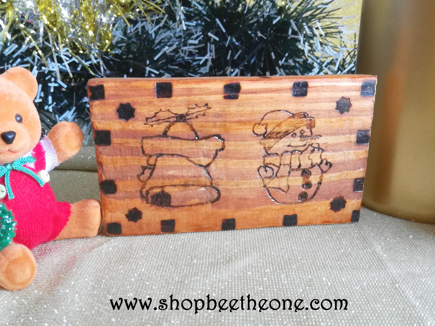 Petit panneau de bois pyrogravé motifs de Noël - Surcyclage/Upcycling - Marque Zambara