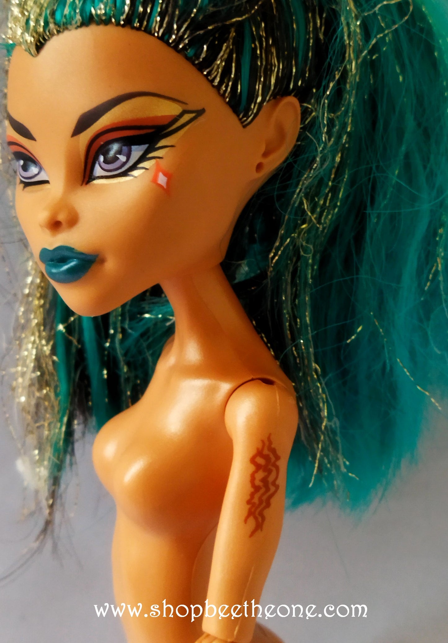 Nefera de Nile Signature - Mattel 2012 - Poupée - Vêtements - Bijoux - Chaussures - Accessoire
