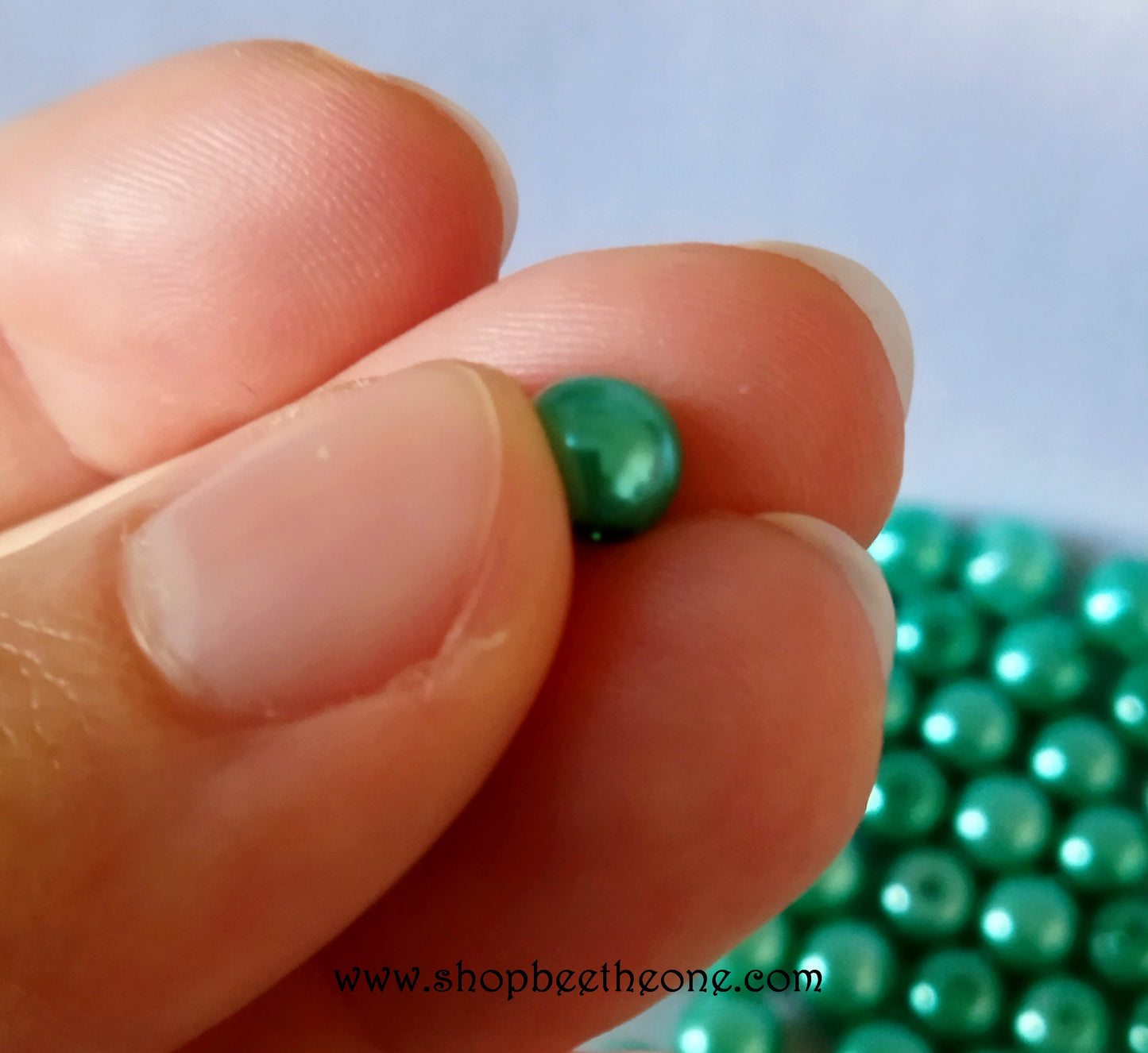 Perle ronde en plastique - 5-6 mm - camaïeu de vert au choix
