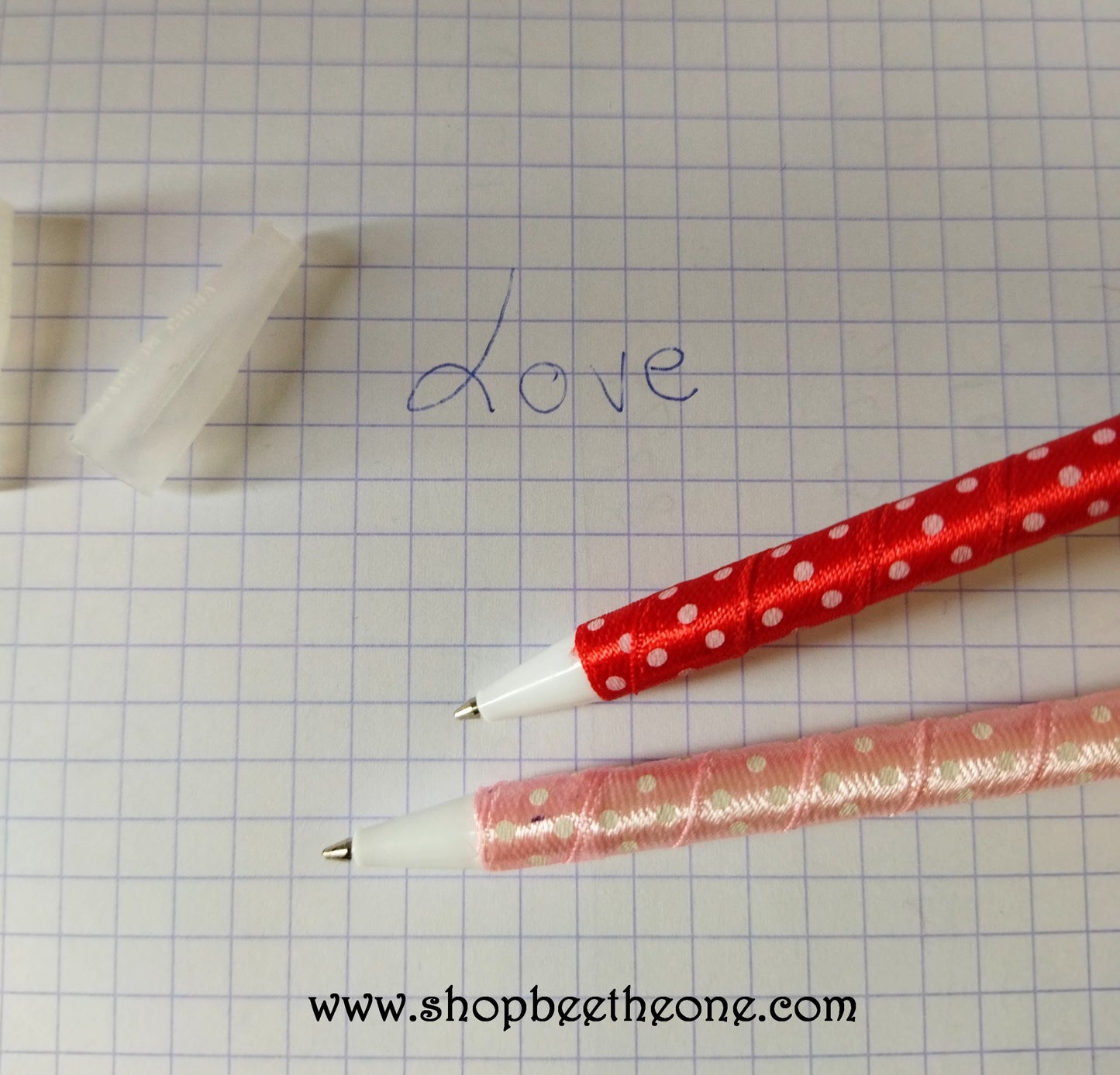 Stylo à bille "Love" Coeur fourrure - Encre bleue - Rouge ou rose