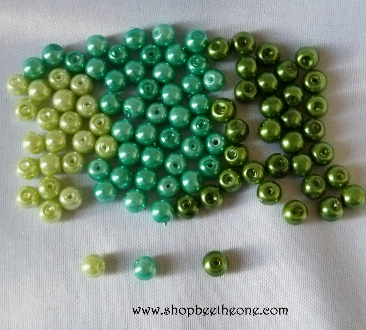 Perle ronde en plastique - 5-6 mm - camaïeu de vert au choix