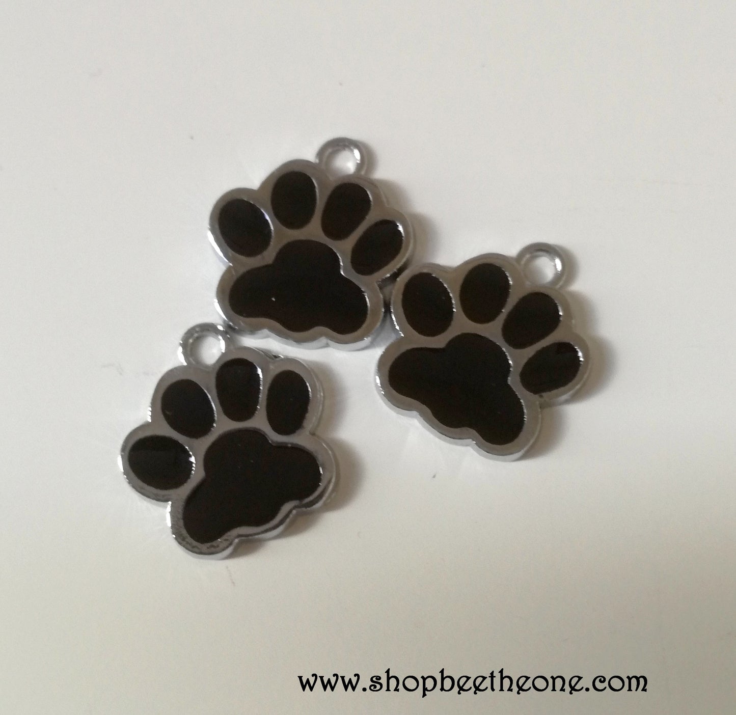 Breloque en émail Patte de Chien - 16 mm