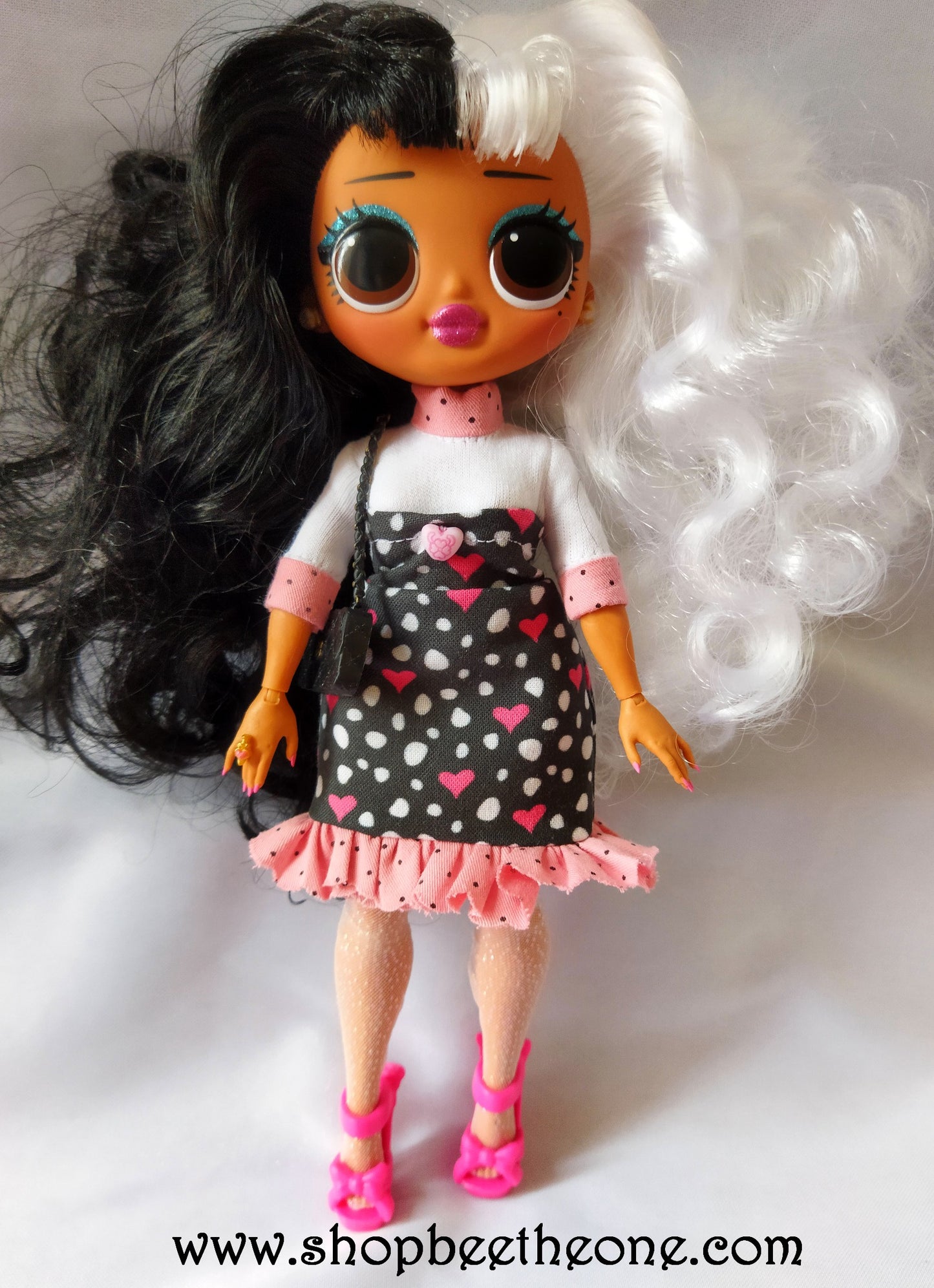 Robe courte "Coeurs et pois" en coton pour poupées L.O.L Surprise! O.M.G - Collection Saint Valentin - par Bee the One
