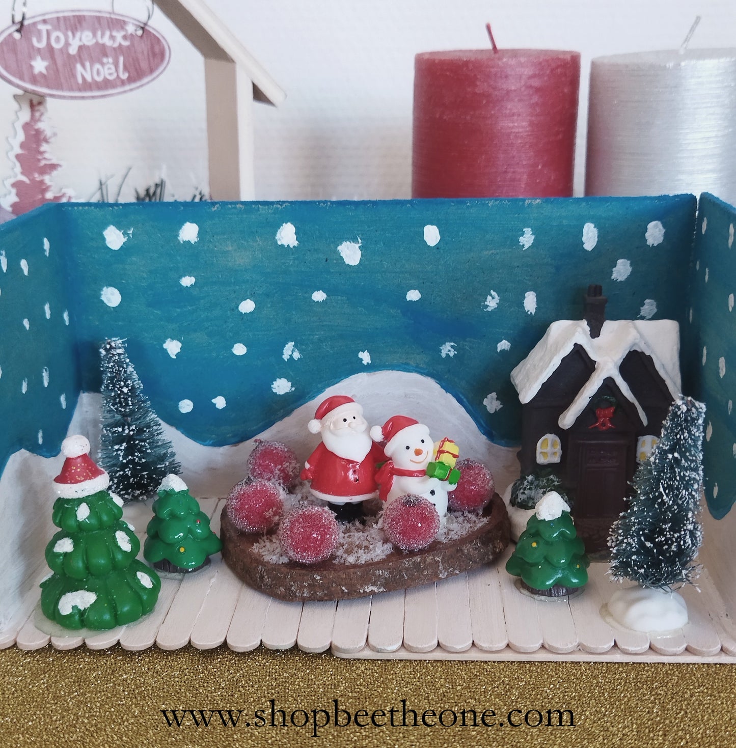 Décoration - Décor présentoir "Village de Noël" avec figurines et rondin en bois
