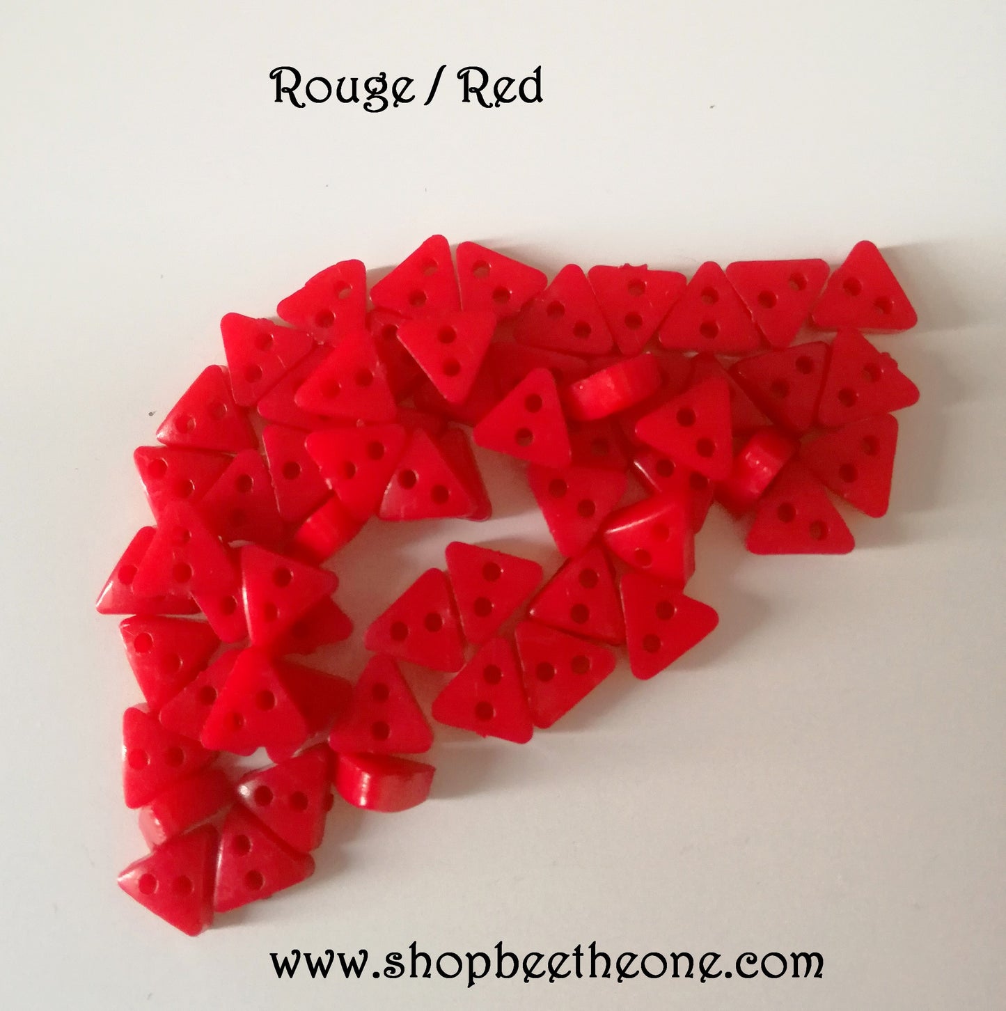 Mini Bouton Triangle en plastique - 6 mm - 13 coloris disponibles