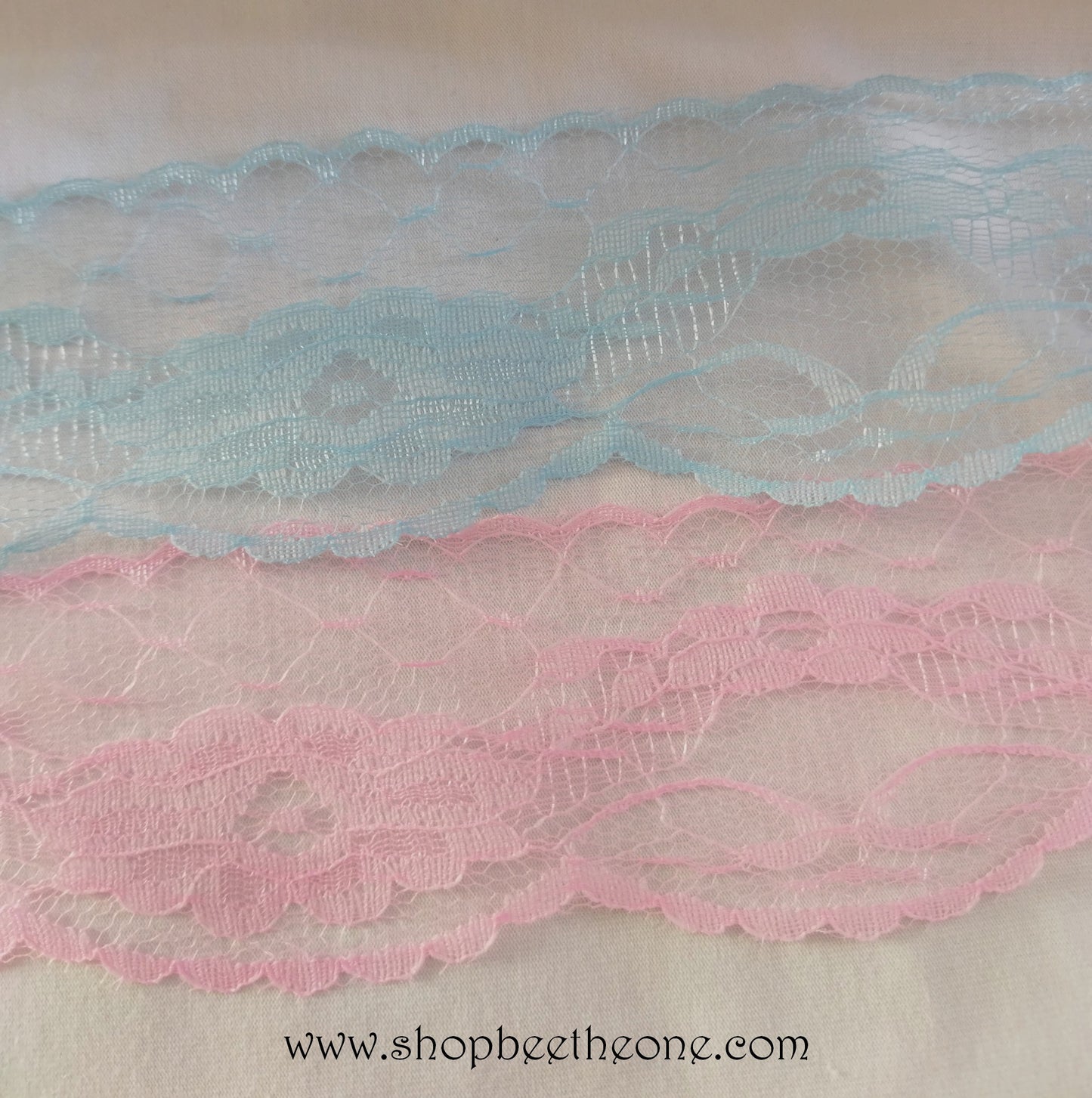 Ruban dentelle en polyester - 57 mm x 1 m - Bleu clair ou rose clair