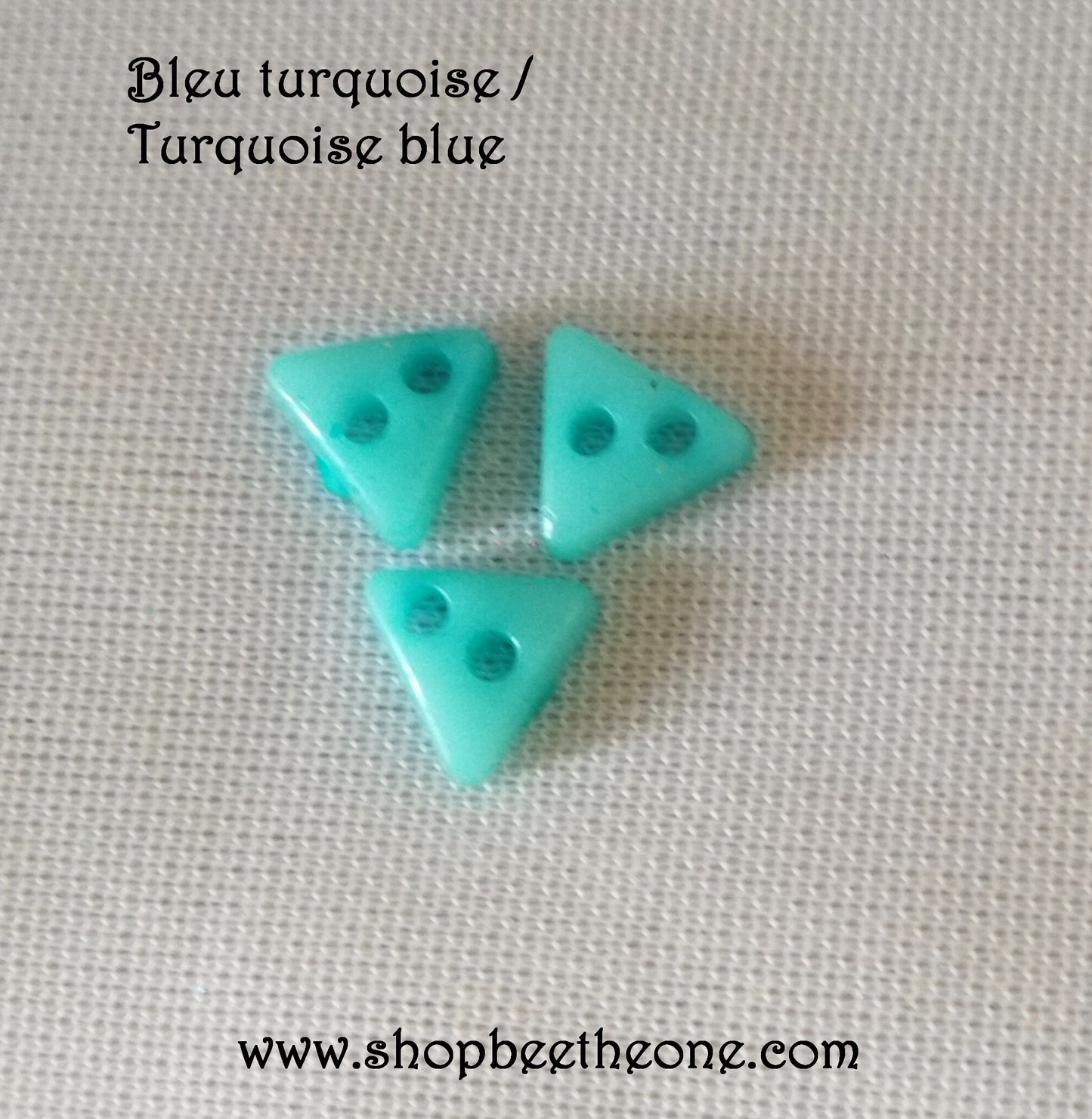 Mini Bouton Triangle en plastique - 6 mm - 13 coloris disponibles
