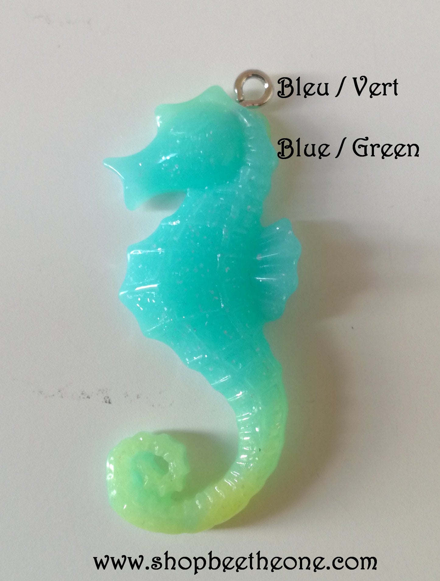 Breloque Hippocampe bicolore en résine pailletée - 42 mm - 8 coloris