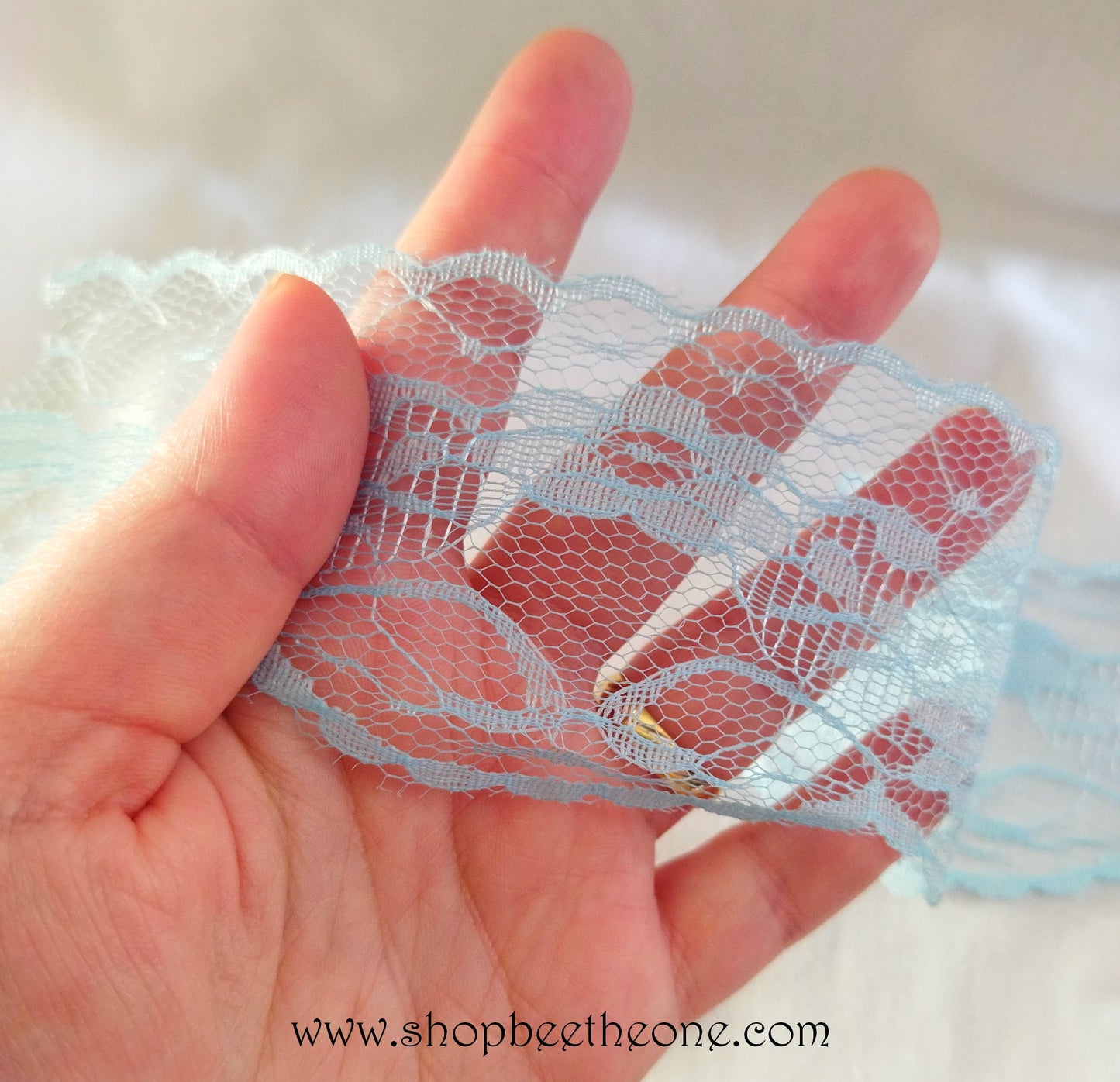 Ruban dentelle en polyester - 57 mm x 1 m - Bleu clair ou rose clair