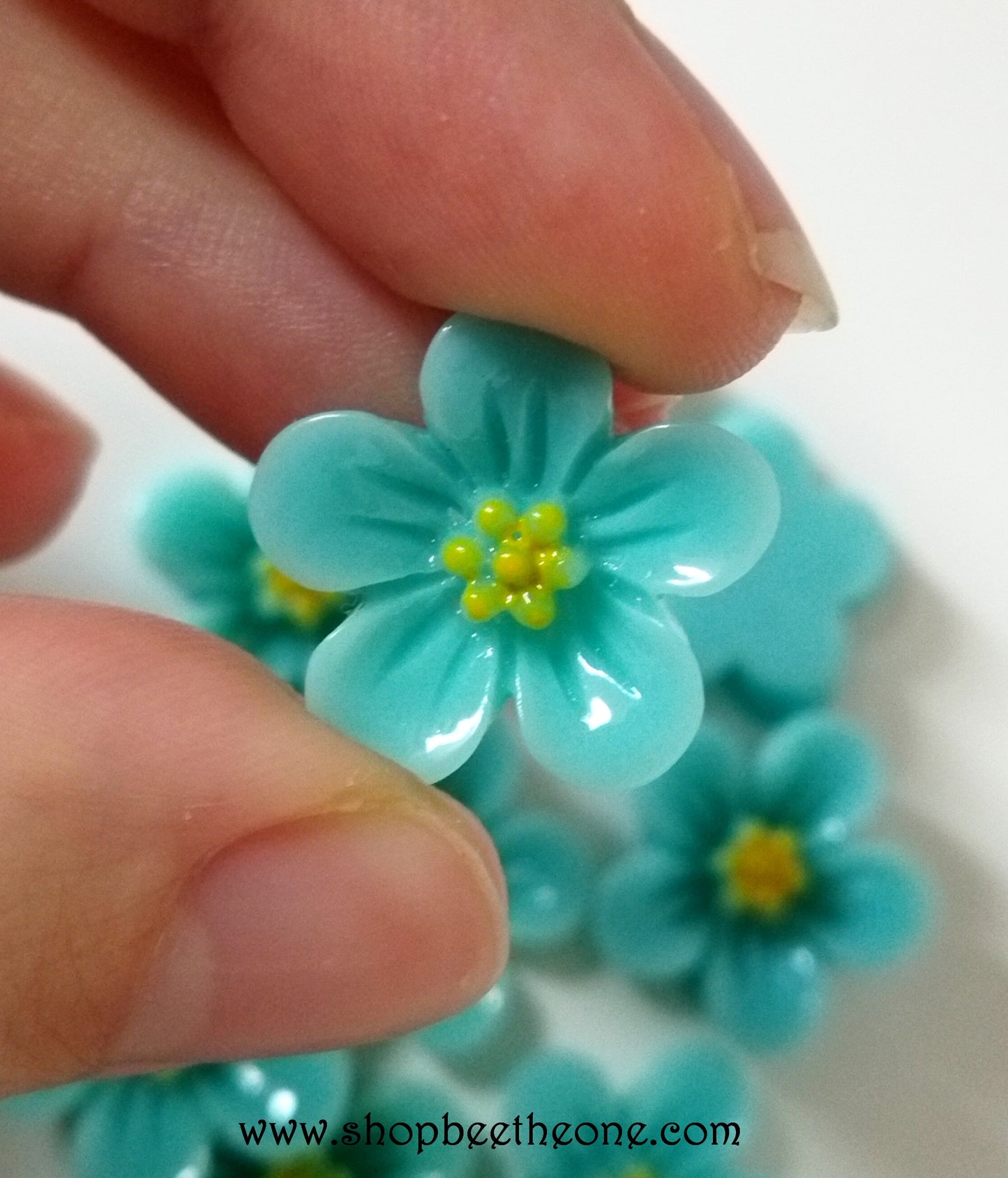Cabochon plat "Petite Fleur" pour embellissement ou miniature - 18 mm - bleu/vert