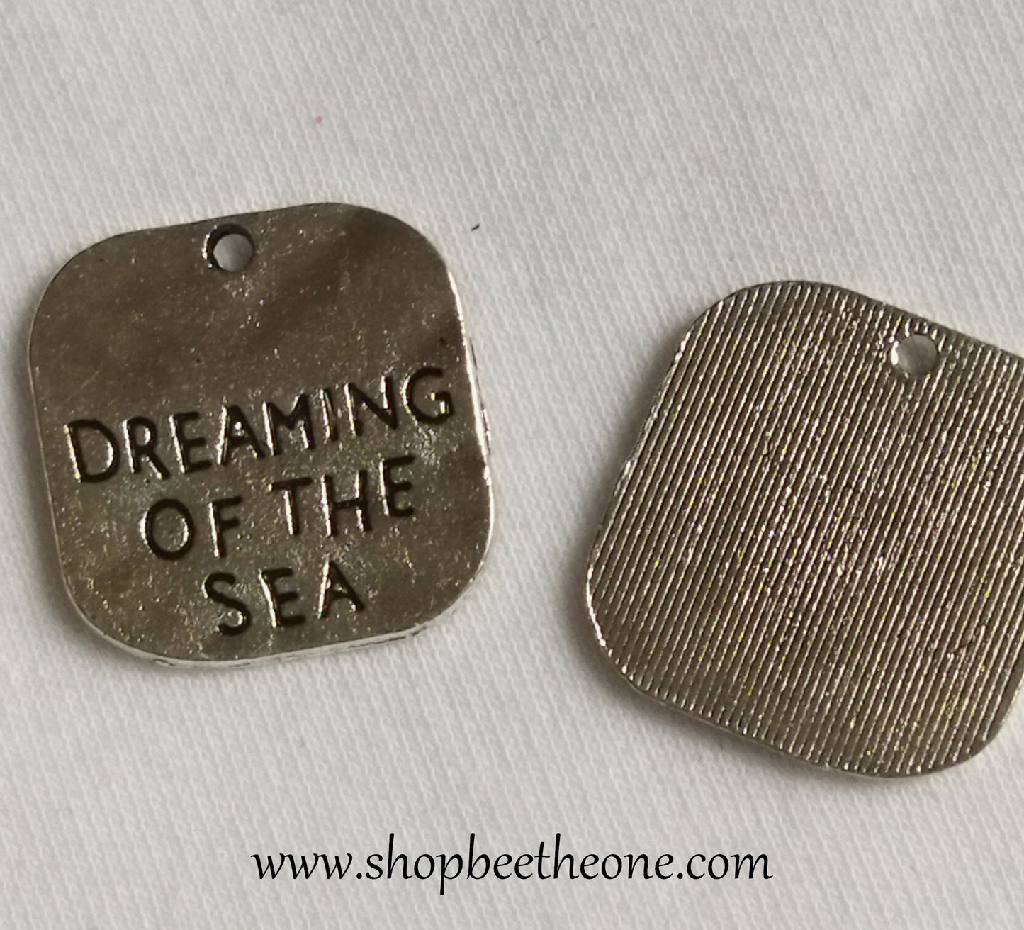 Breloque pièce carrée "Dreaming of the sea" - 18 x 18 mm - argenté