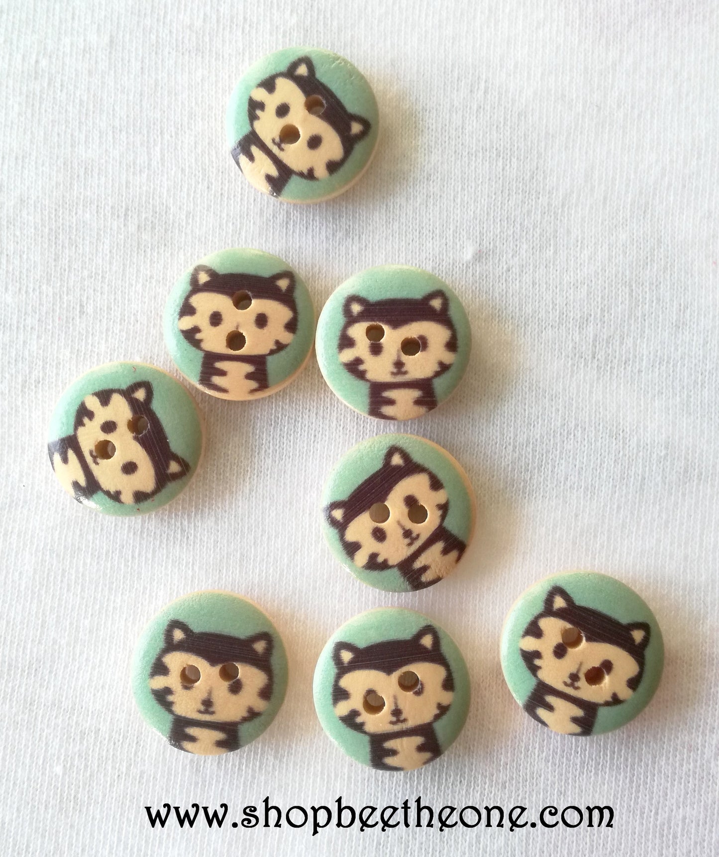 Bouton rond "Petit Chat" en bois - 15 mm - 7 coloris disponibles
