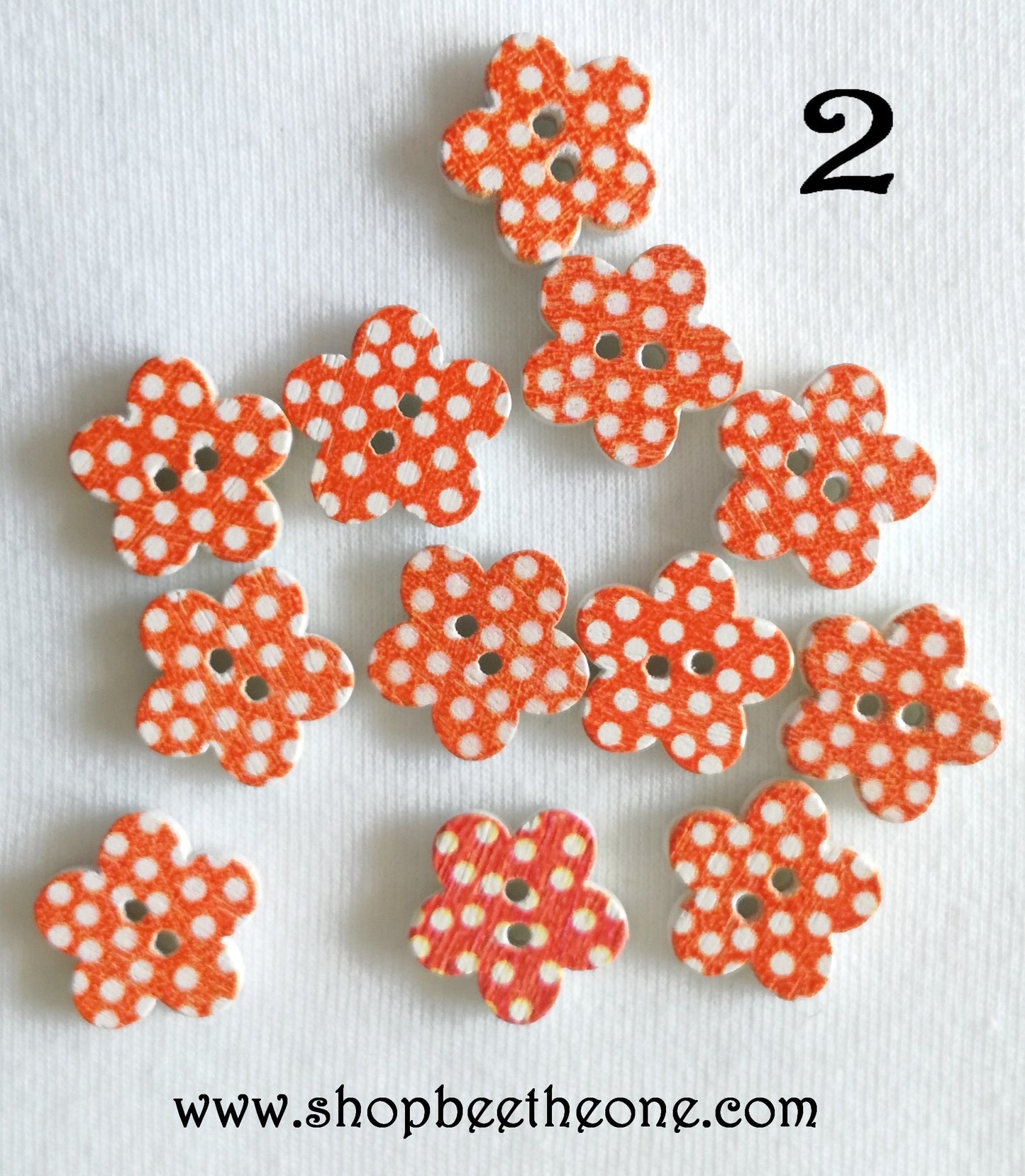 Bouton "Petite Fleur à pois" en bois - 16 coloris disponibles
