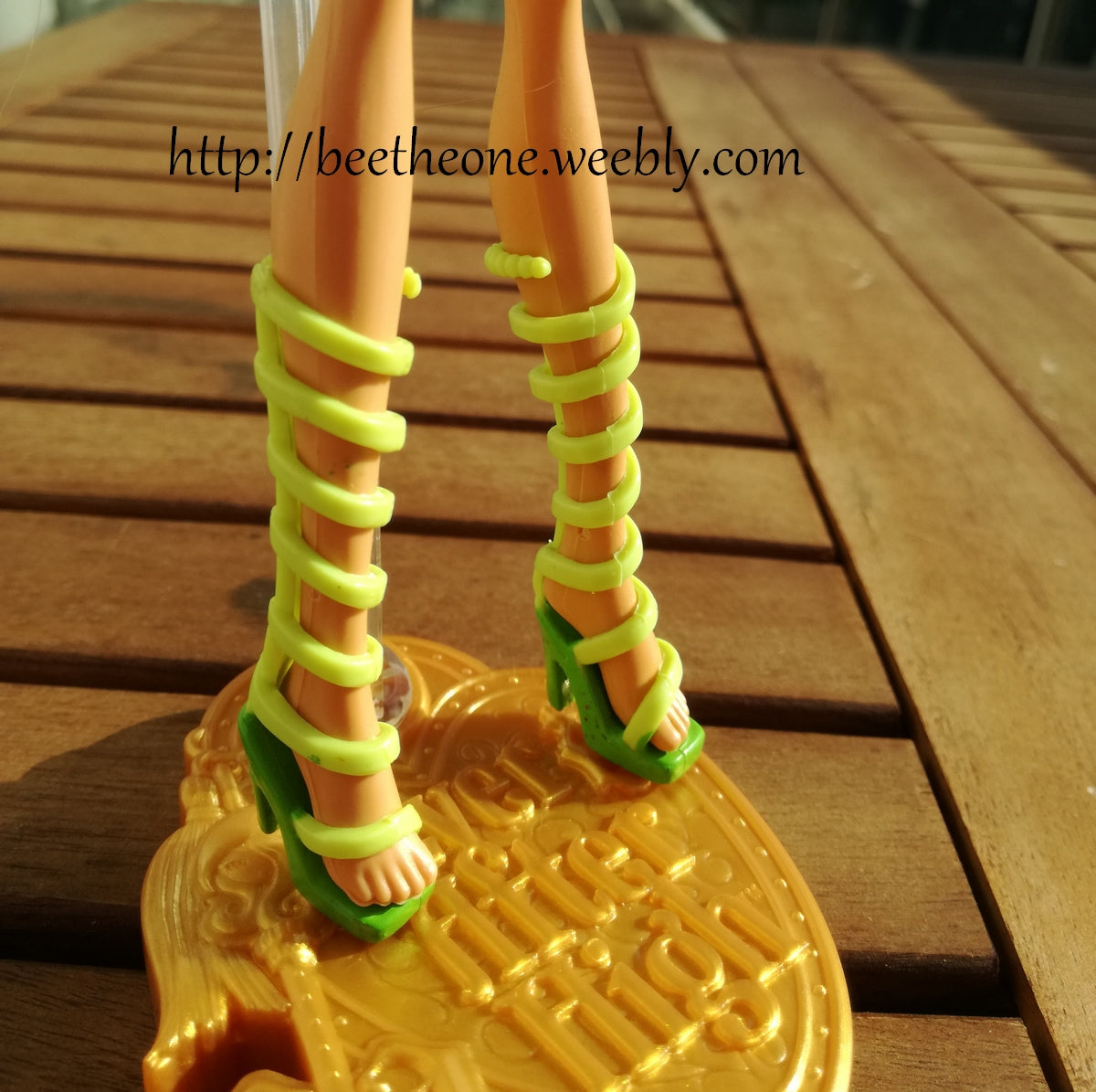 Flora Singsational Magic - Mattel 2006 - Vêtement - Chaussures - Socle