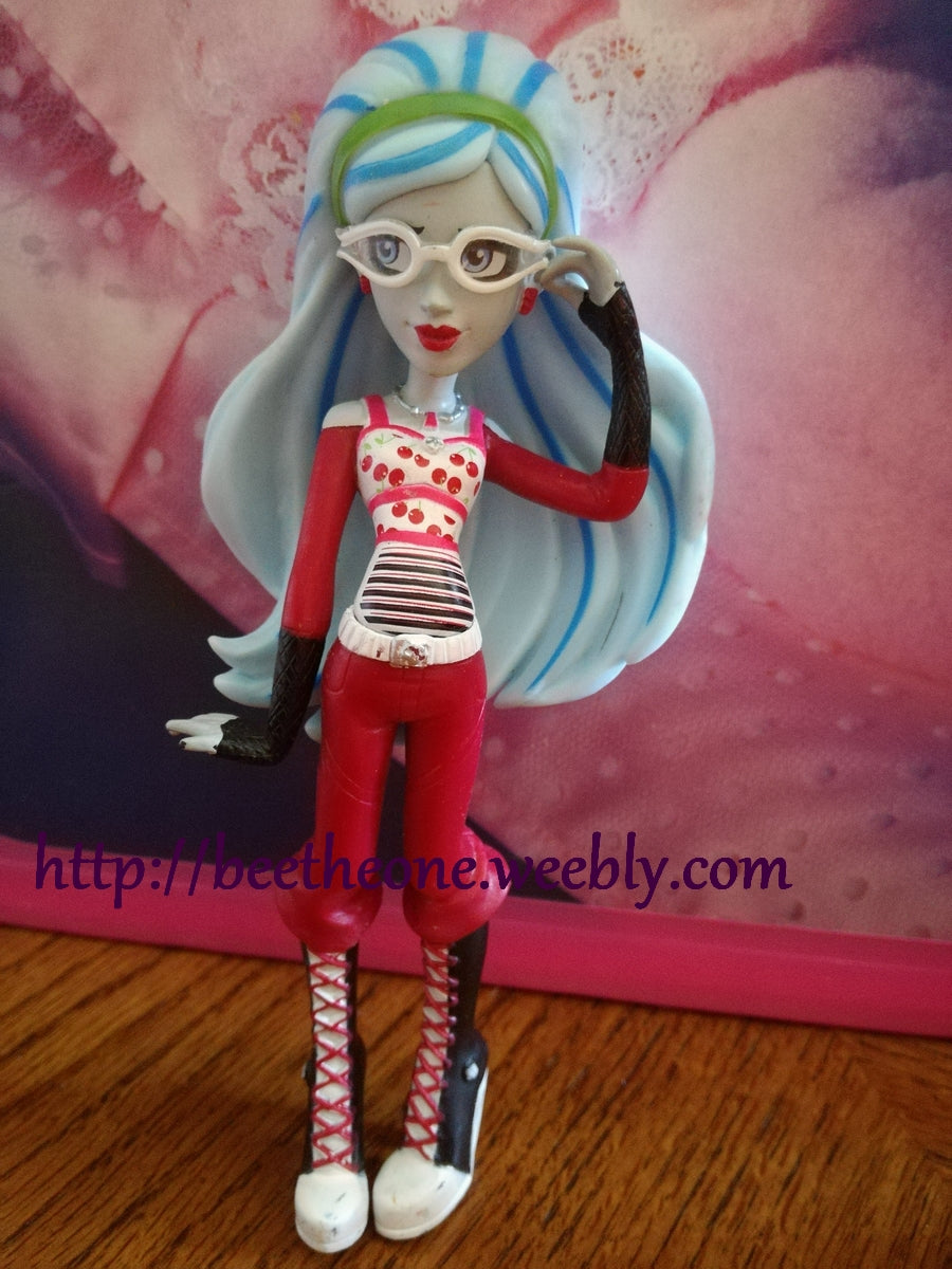 Figurine Monster High - Ghoulia Yelps, Clawd Wolf ou Iris Clops