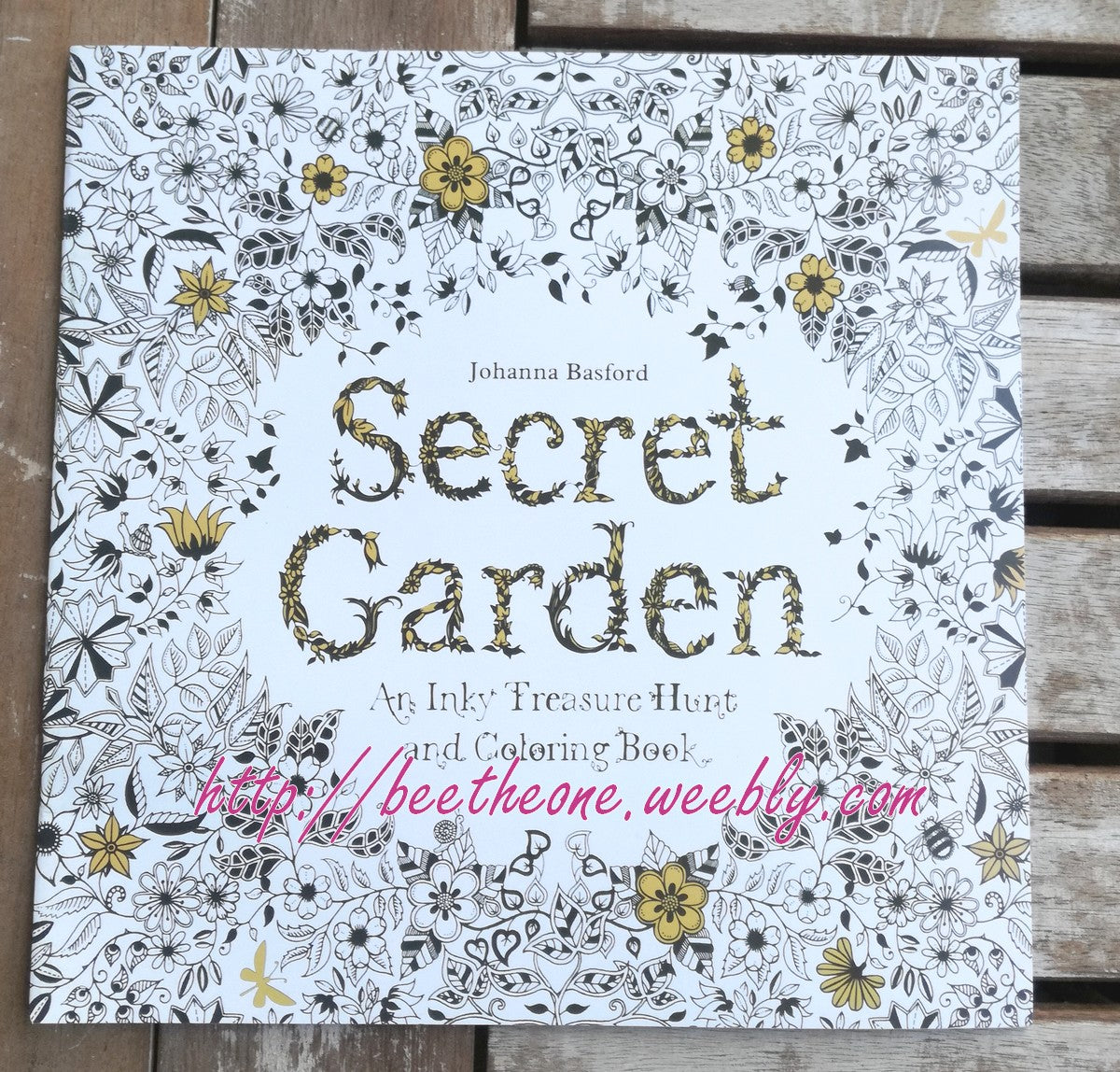 Cahier de coloriages anti-stress pour adultes "Jardin Secret"