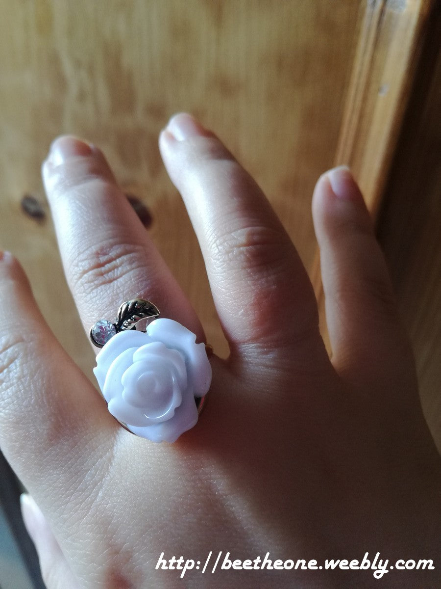 Bague Rose et strass - Inspirée par La Belle et la Bête - Rouge, noire ou blanche