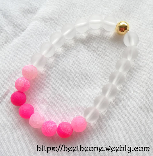 Bracelet de perles rondes givrées blanches et craquelées - Rose