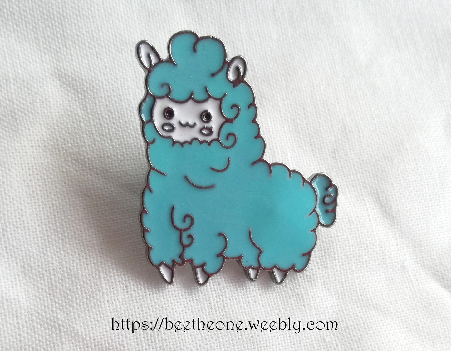 Pins kawaii Lama en émail - Bleu ou rose
