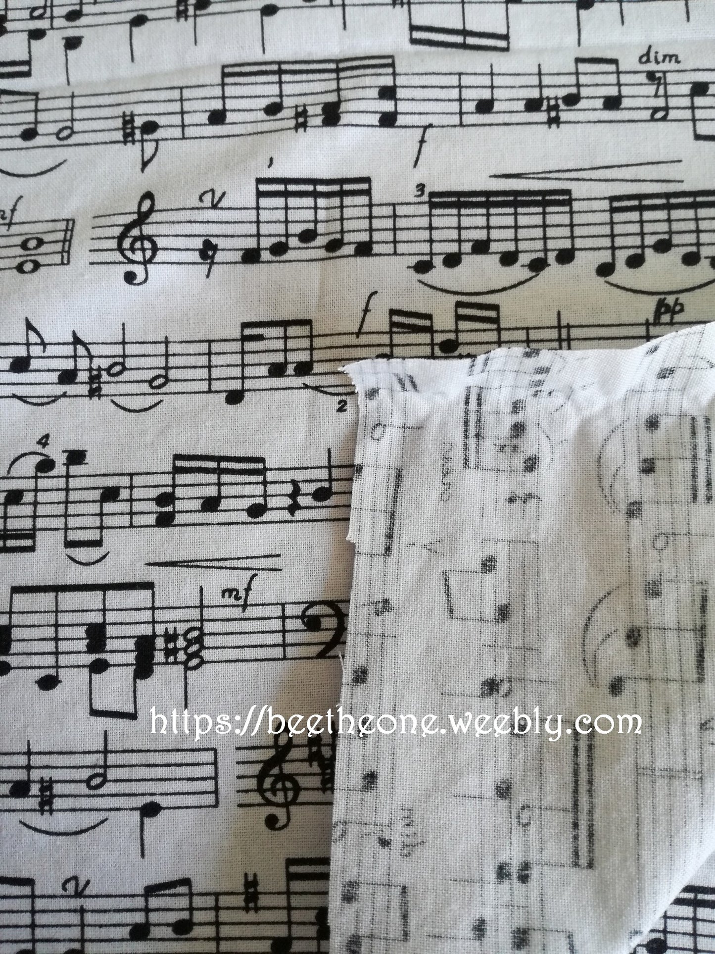 Coupon de tissu Popeline de coton gris clair - Portée, partition de musique - 25 x 25 cm ou 50 x 50 cm