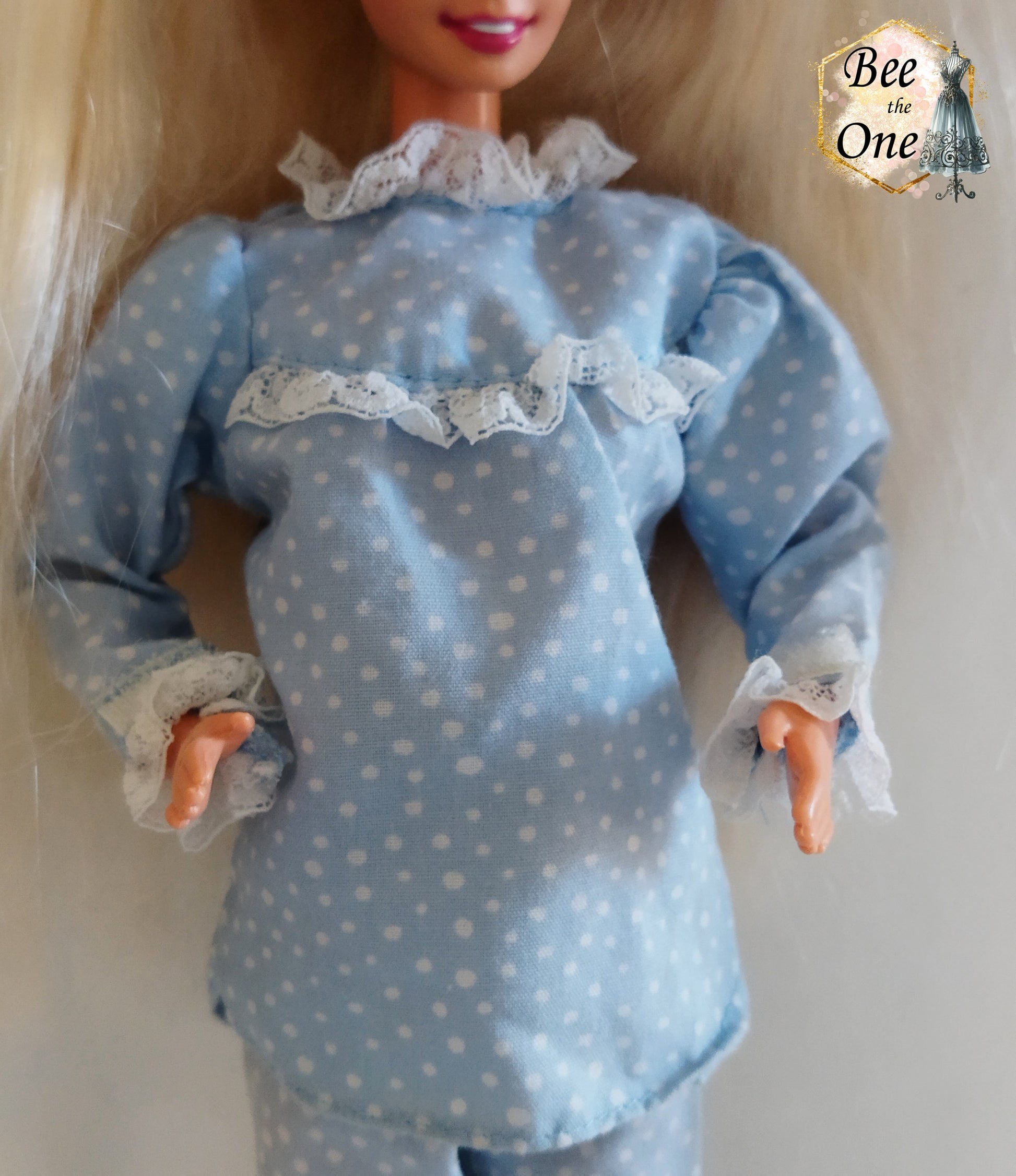 Veste de pyjama bleu ciel à pois blancs pour poupée mannequin 30cm, haut à manches longues avec col en dentelle, style vintage, pour Barbie Slumber Party 1994.