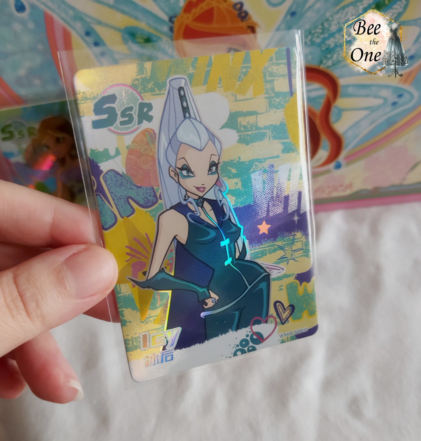 Cartes à collectionner inspirées de personnages de dessins animés, parfait pour les fans de la série Winx Club. Détails brillants. Gros plan Icy